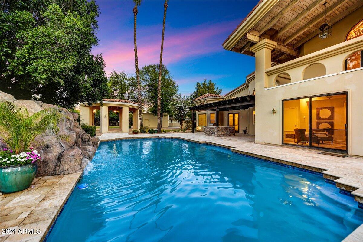 CAMELBACK COUNTRY ESTATES UNIT 5 - Residential