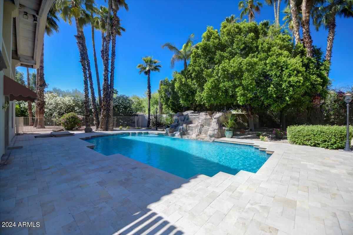 CAMELBACK COUNTRY ESTATES UNIT 5 - Residential