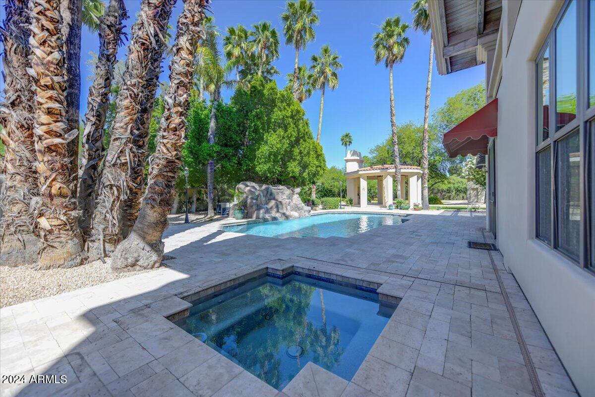CAMELBACK COUNTRY ESTATES UNIT 5 - Residential