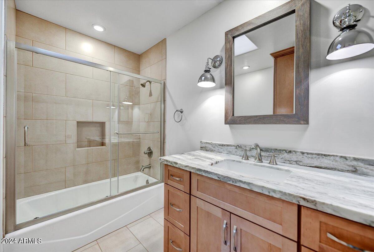 CAMELBACK COUNTRY ESTATES UNIT 5 - Residential