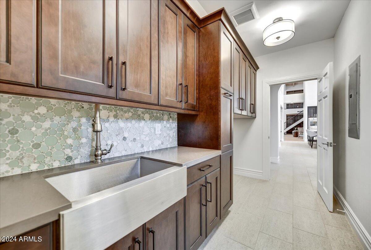 CAMELBACK COUNTRY ESTATES UNIT 5 - Residential