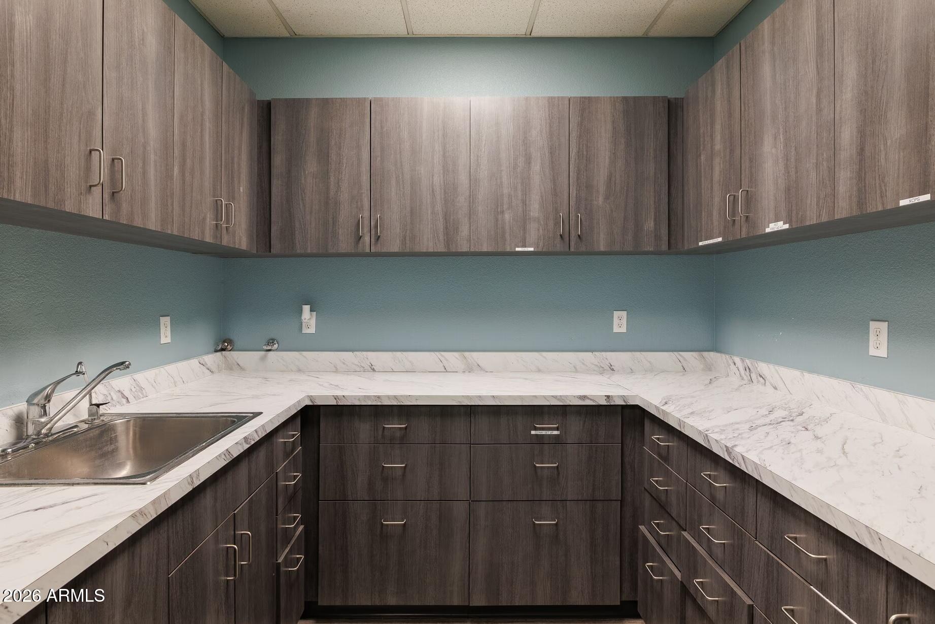 NORTHERN ESTATES - Commercial Lease