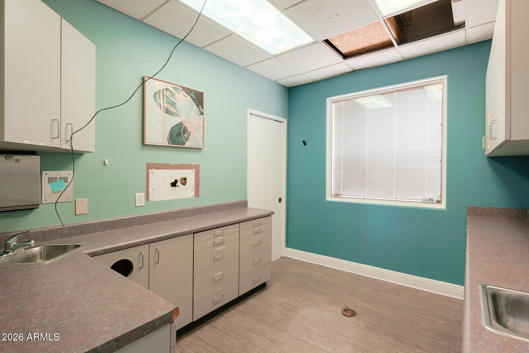 NORTHERN ESTATES - Commercial Lease