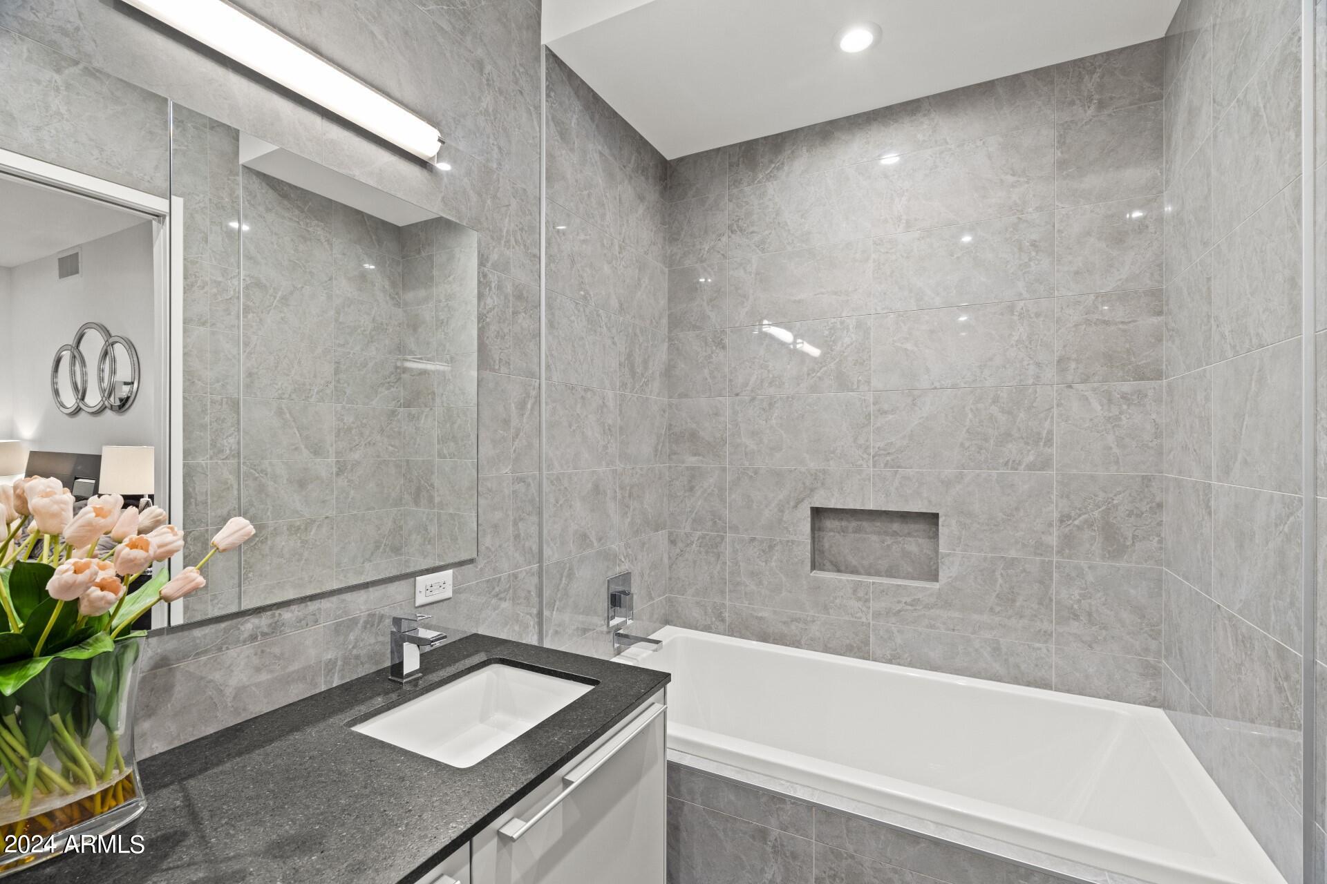 OPTIMA KIERLAND CENTER 7120 CONDOMINIUM 2ND AMD - Residential