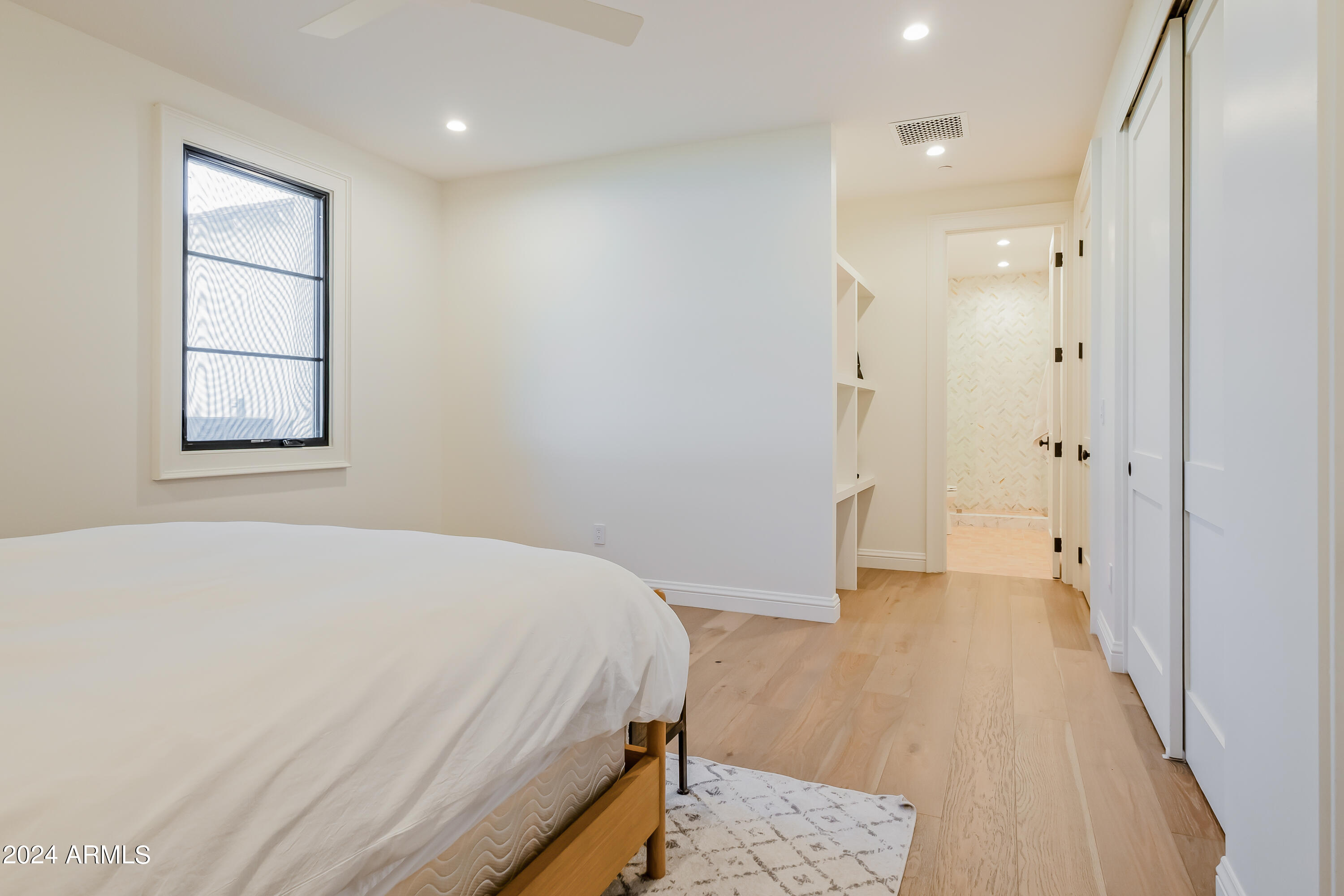 ROYAL TERRACE AMD - Residential