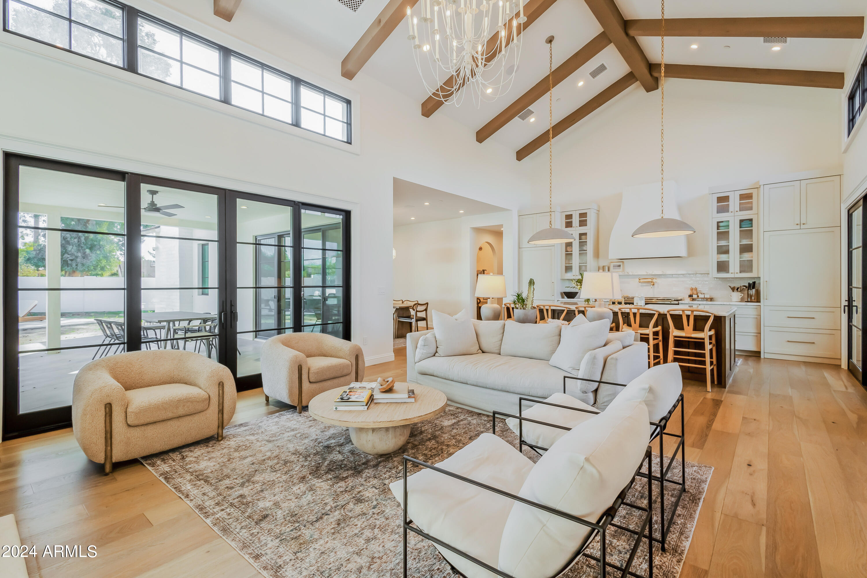 ROYAL TERRACE AMD - Residential