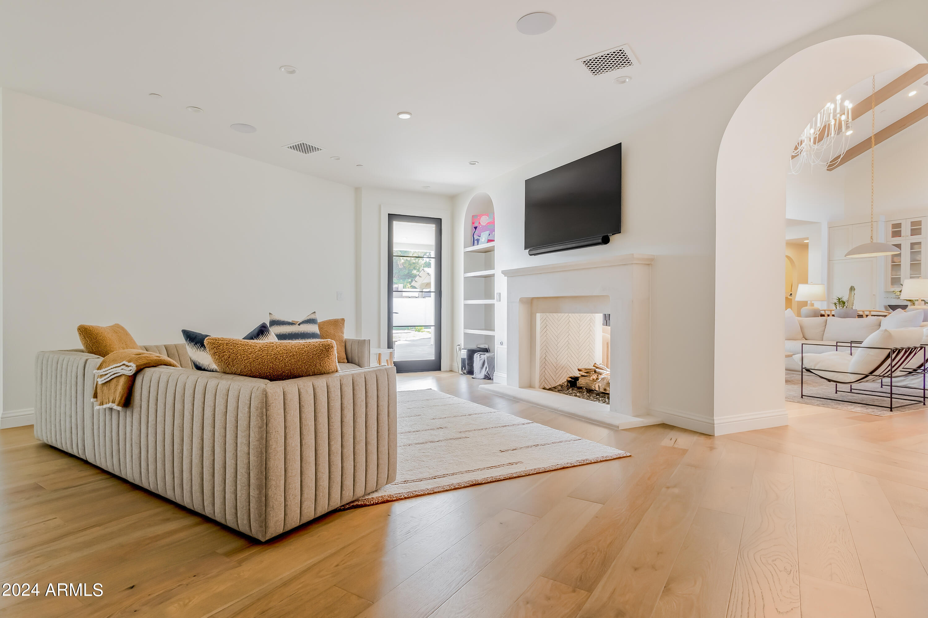 ROYAL TERRACE AMD - Residential