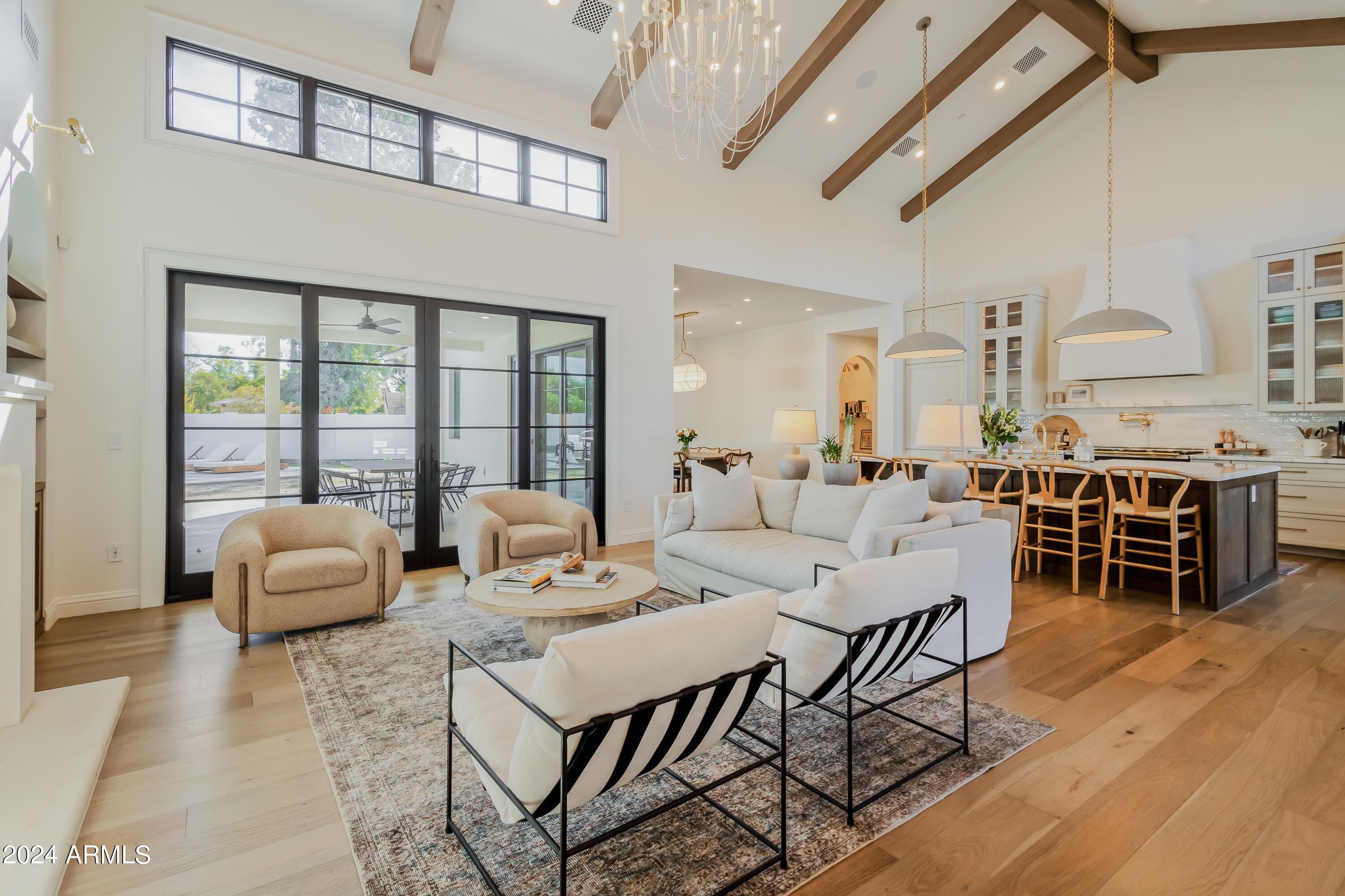 ROYAL TERRACE AMD - Residential