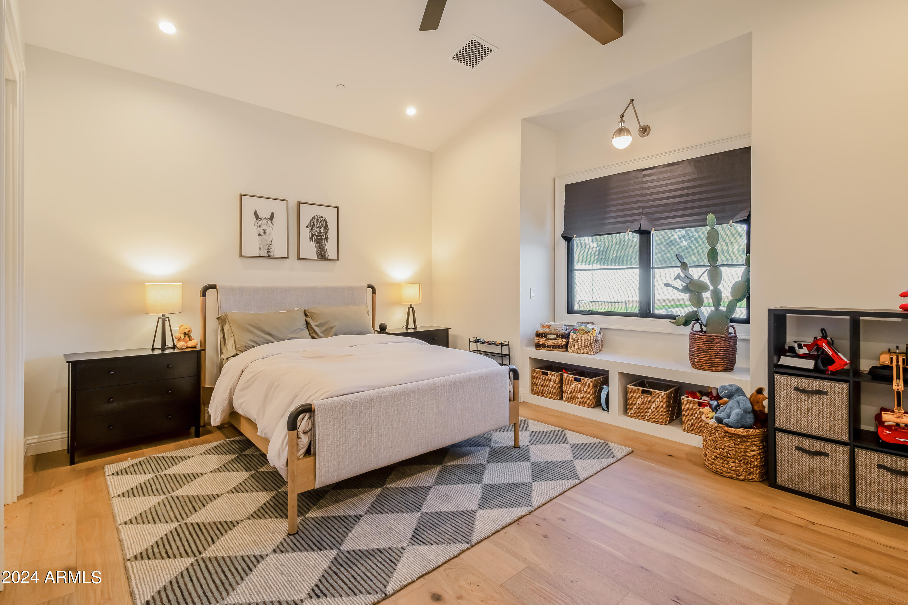 ROYAL TERRACE AMD - Residential