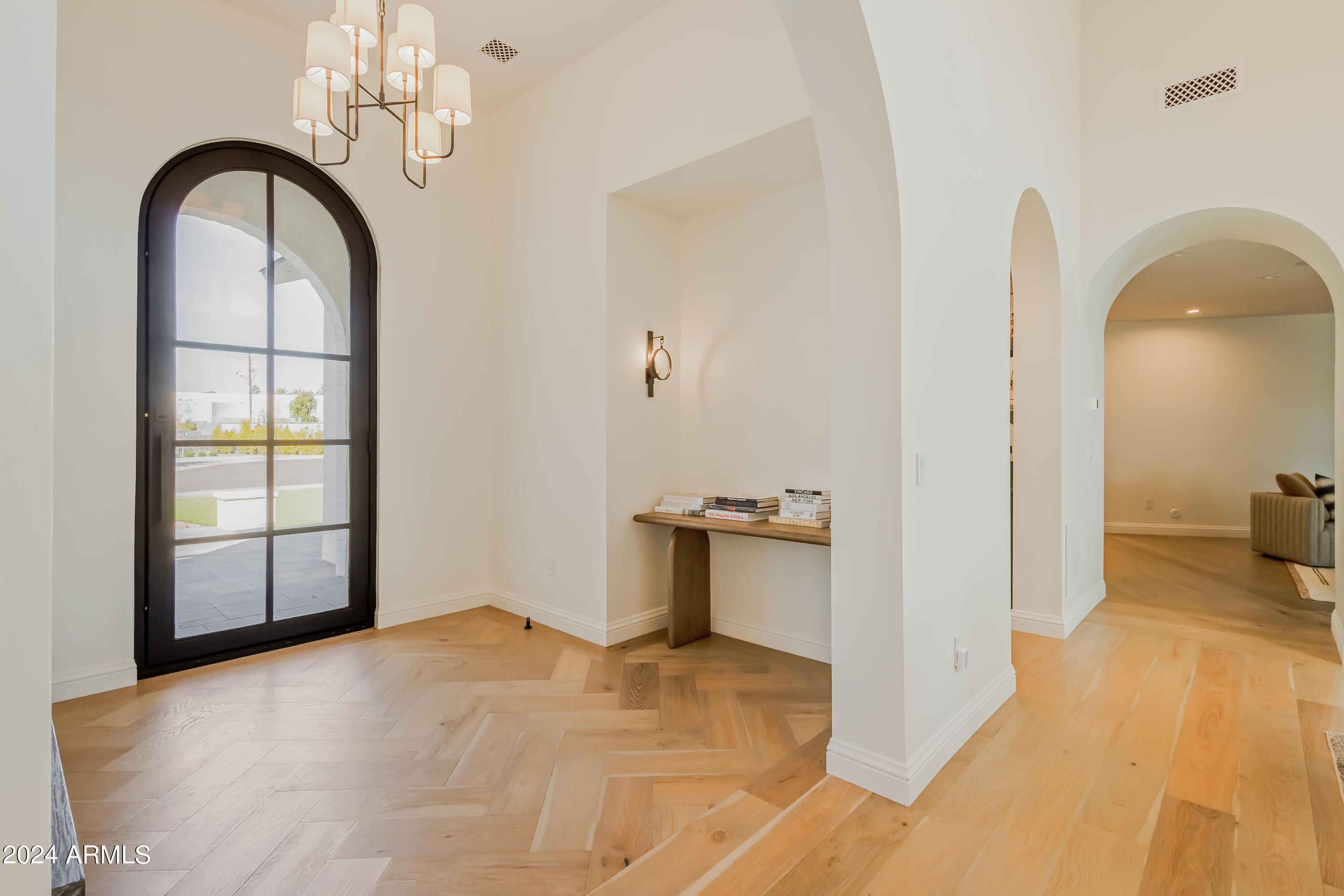 ROYAL TERRACE AMD - Residential