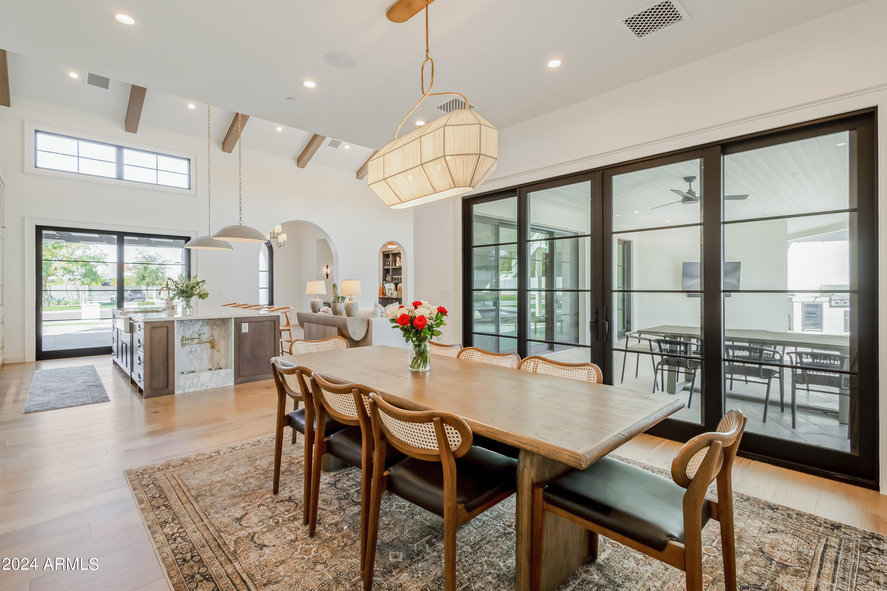 ROYAL TERRACE AMD - Residential