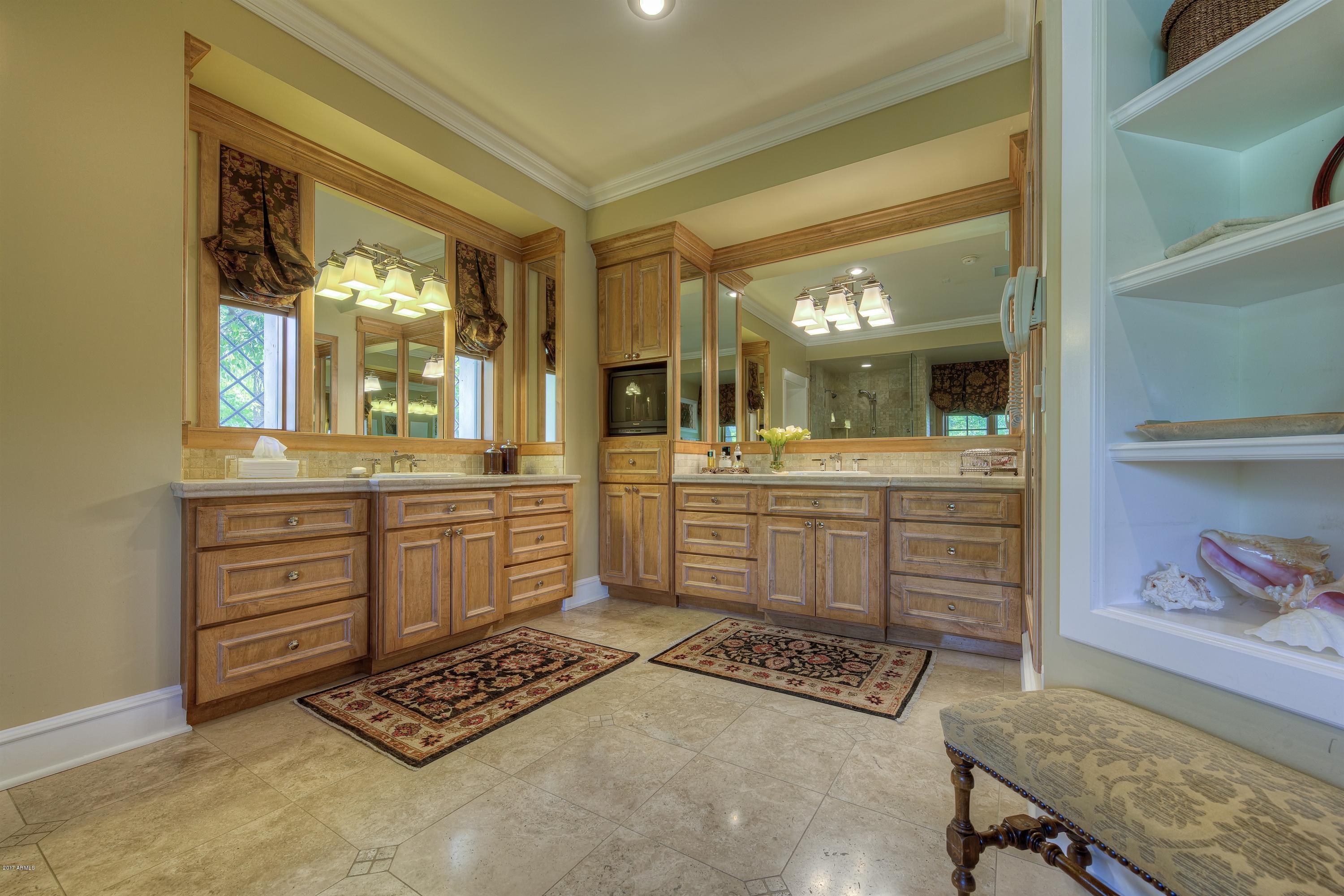 Gilbert Manor Lot 1 - Residential