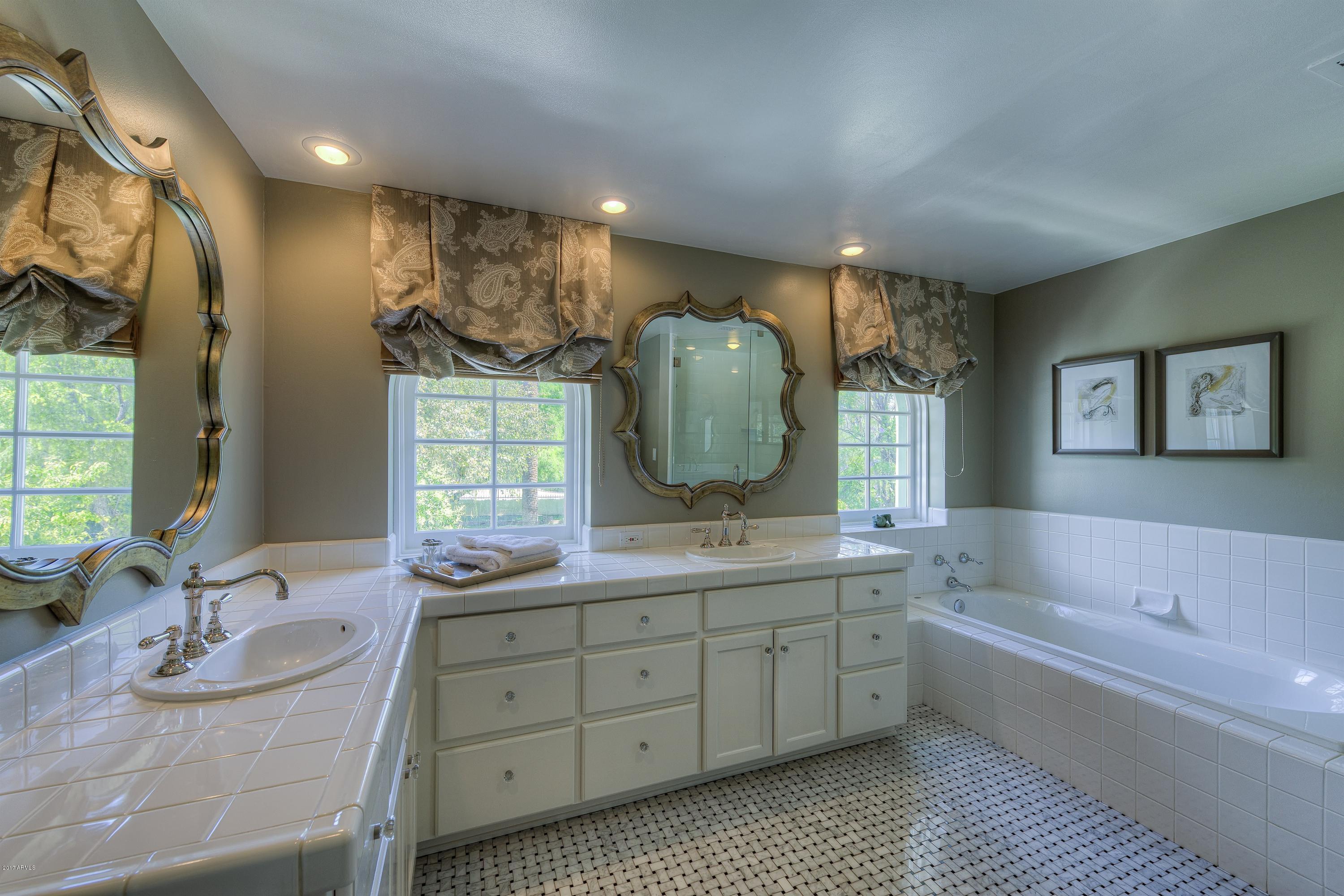 Gilbert Manor Lot 1 - Residential