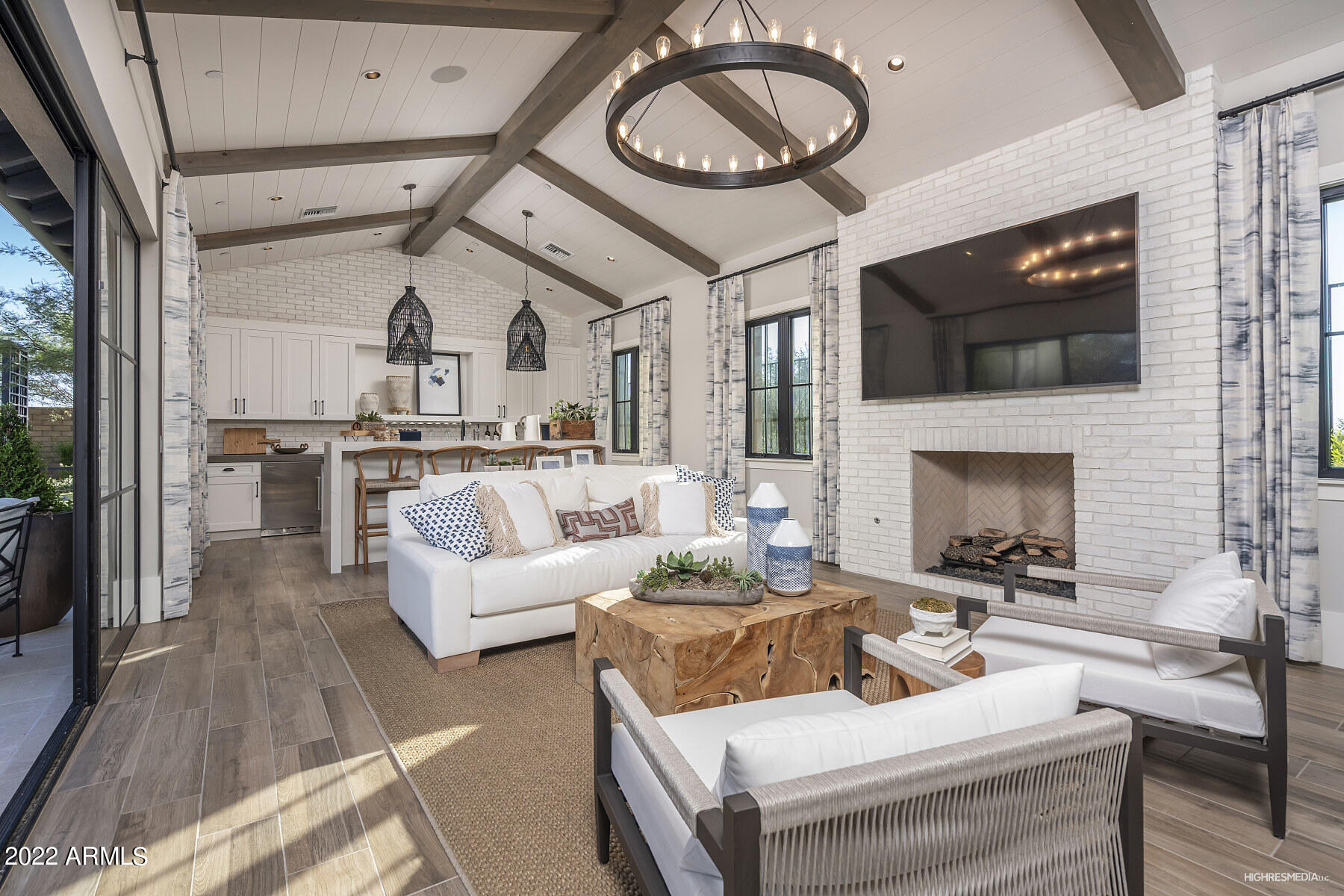 BRONCO ESTATES - Residential