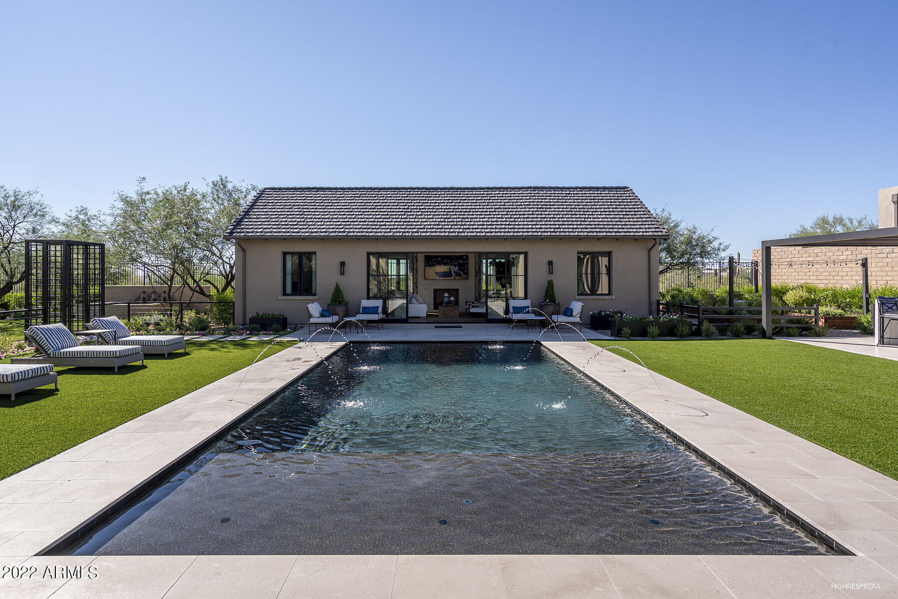 BRONCO ESTATES - Residential