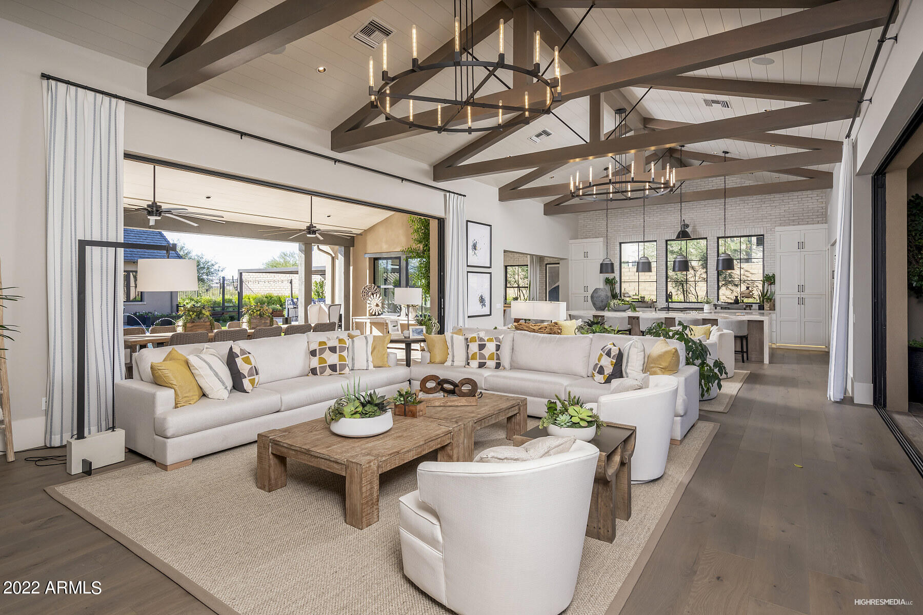 BRONCO ESTATES - Residential