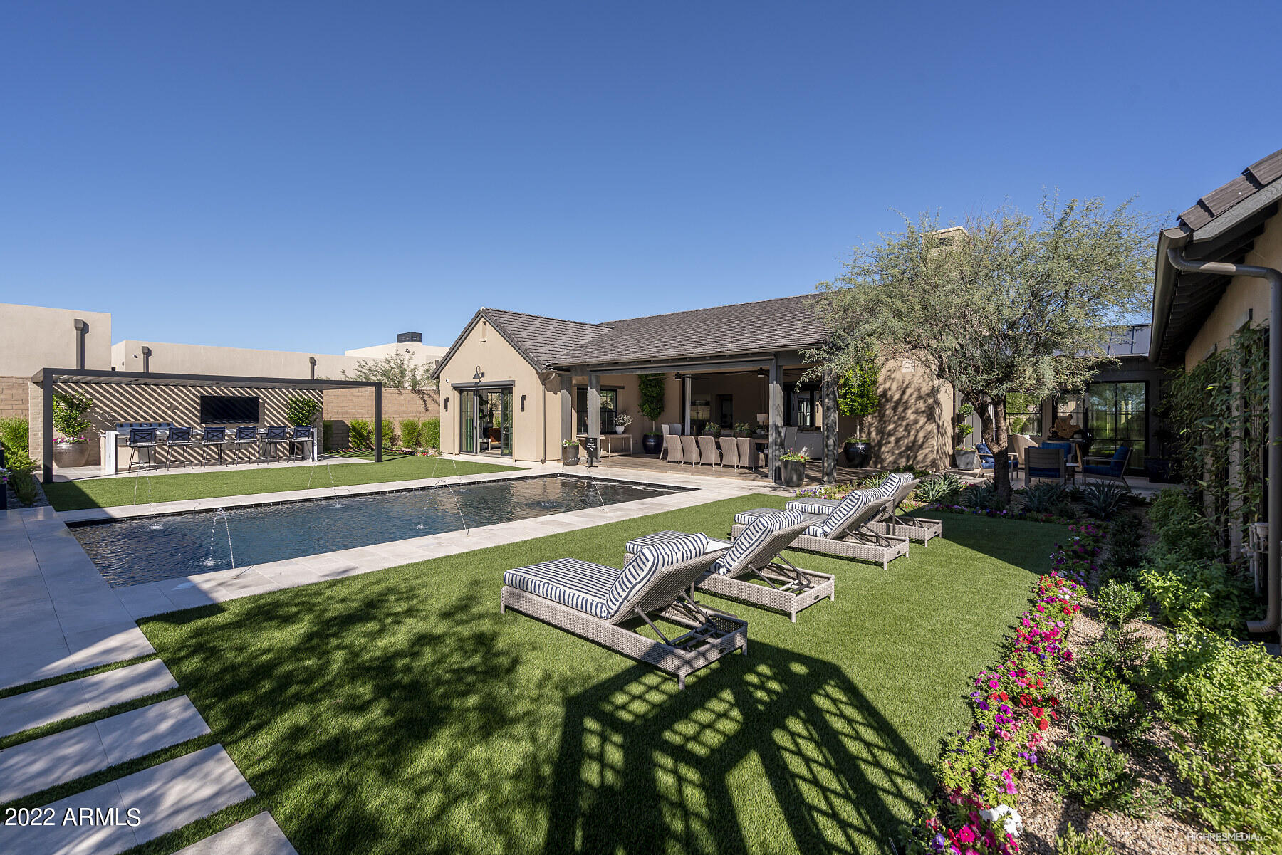 BRONCO ESTATES - Residential