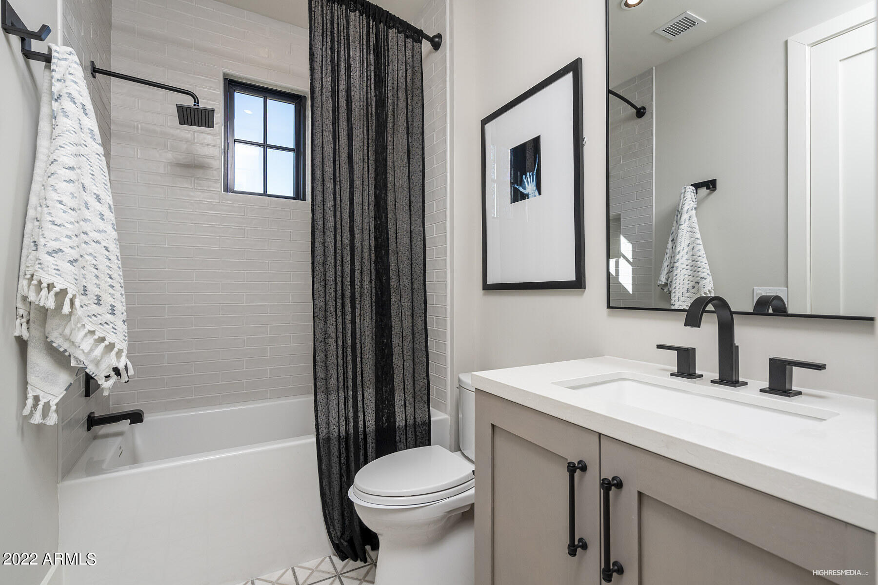 BRONCO ESTATES - Residential