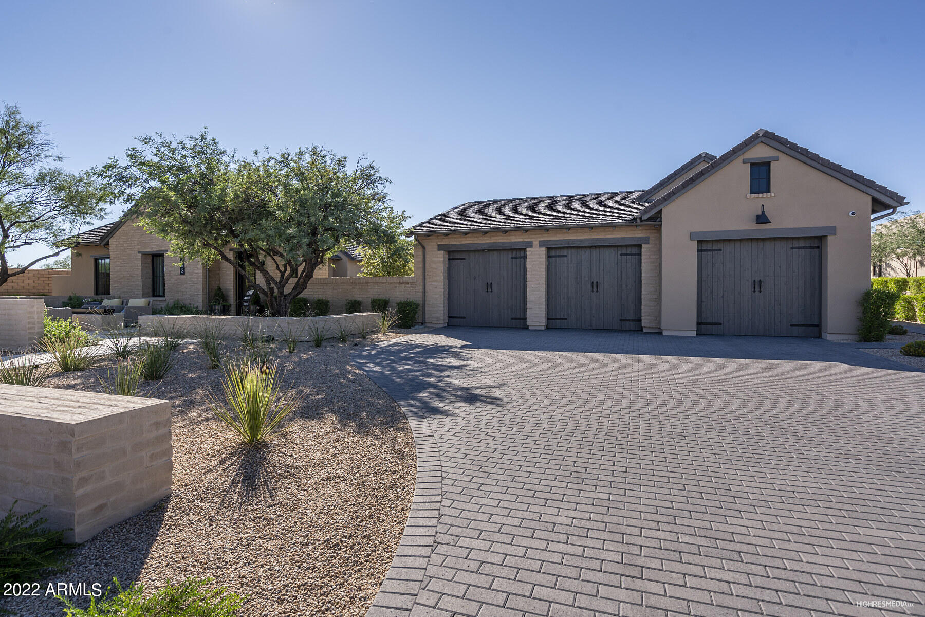 BRONCO ESTATES - Residential