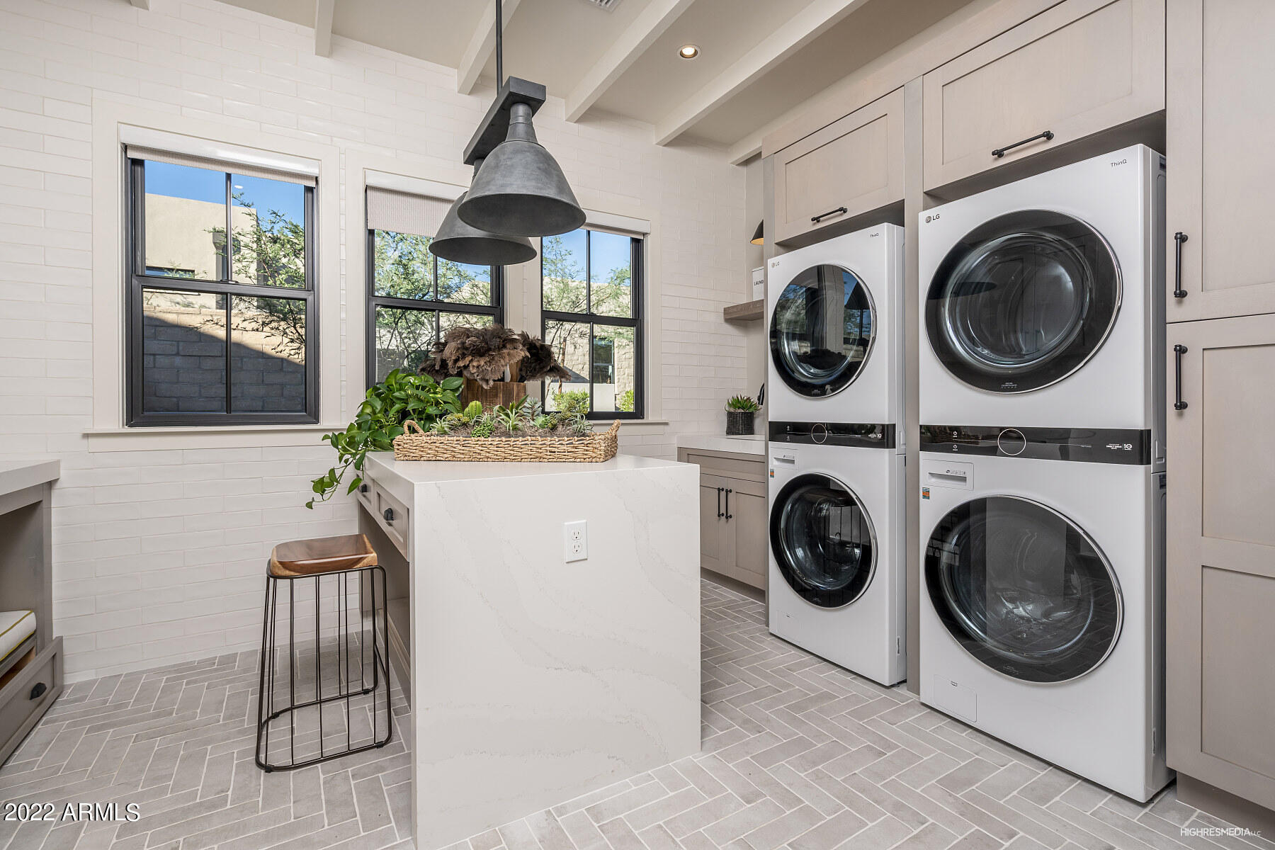 BRONCO ESTATES - Residential