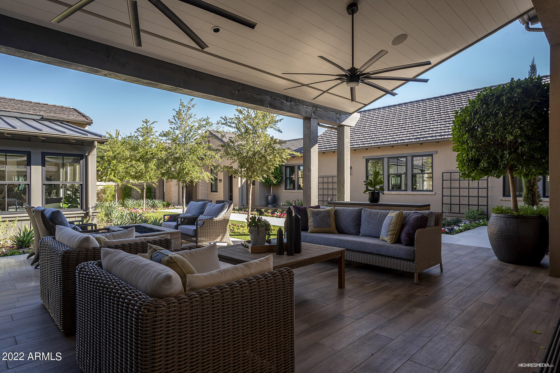 BRONCO ESTATES - Residential