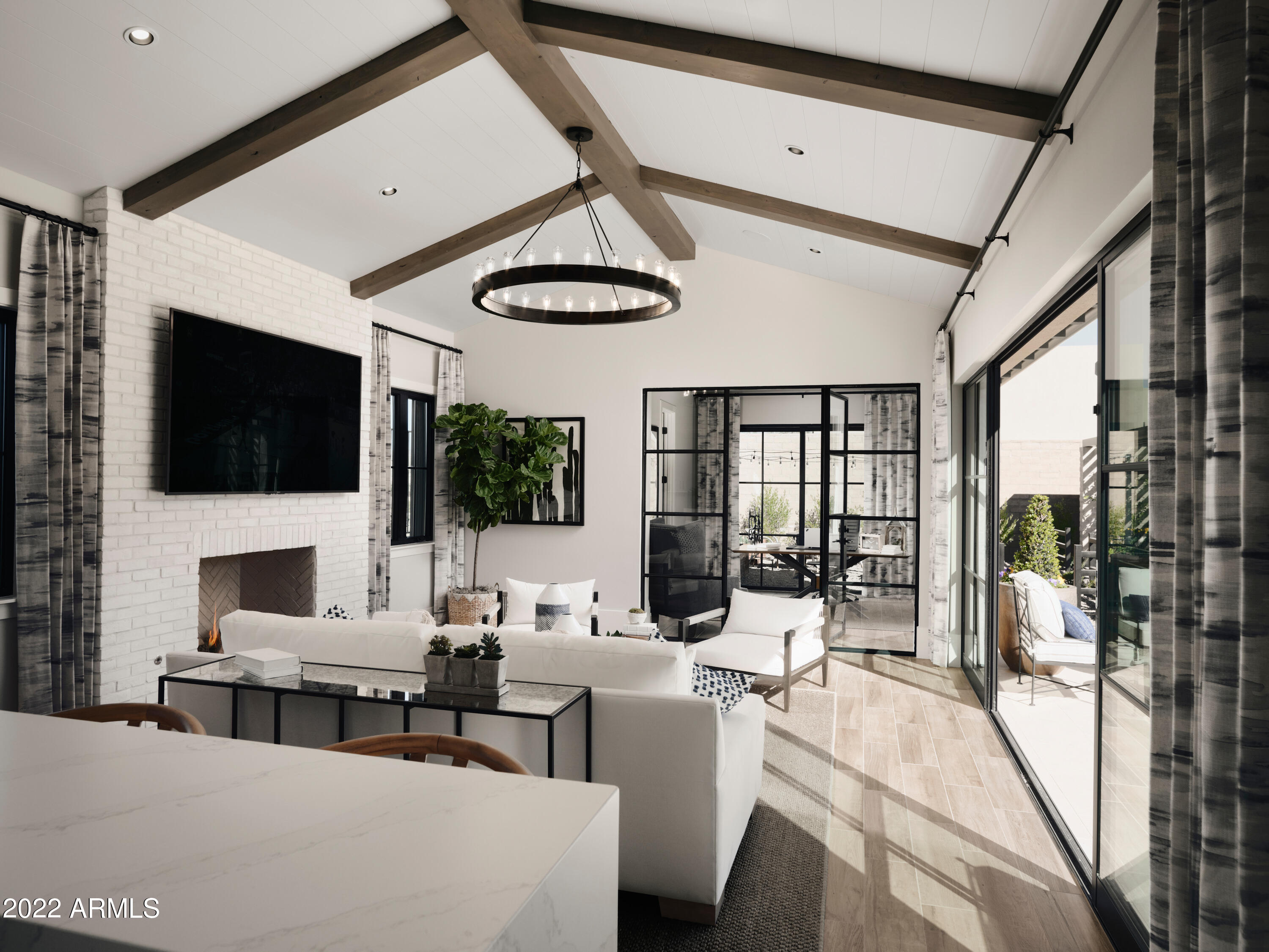 BRONCO ESTATES - Residential