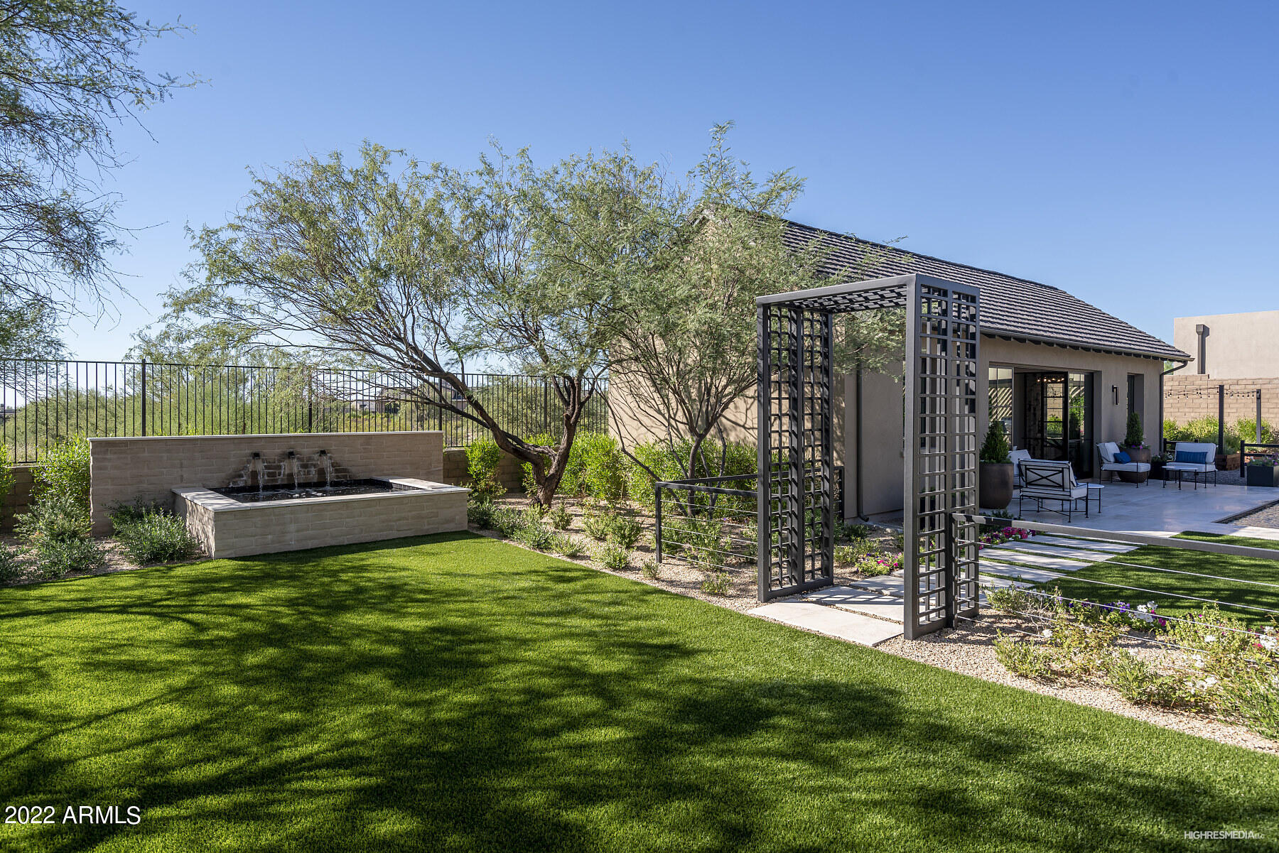 BRONCO ESTATES - Residential