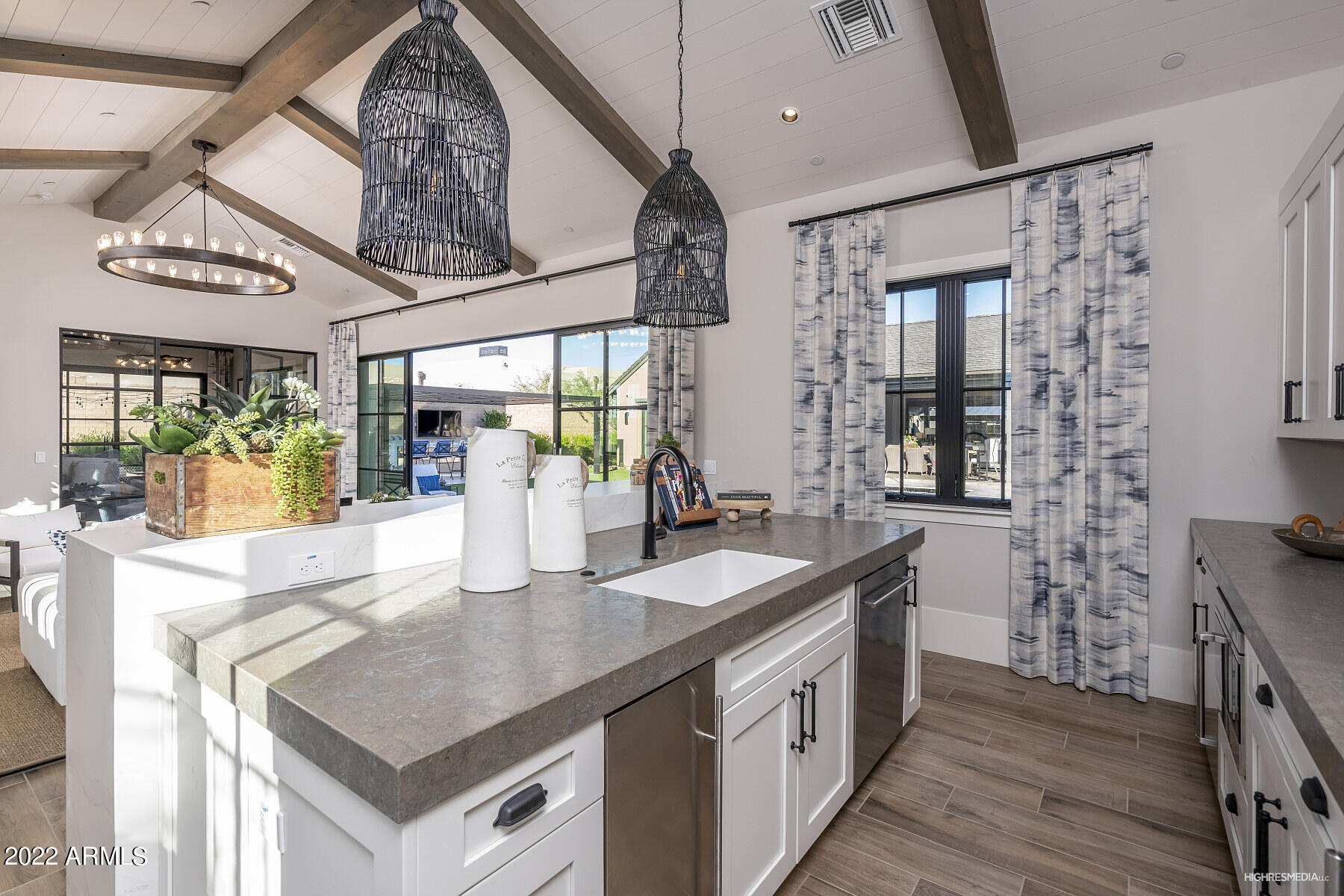 BRONCO ESTATES - Residential