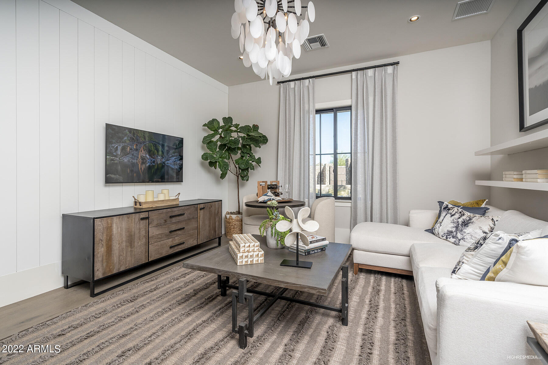 BRONCO ESTATES - Residential