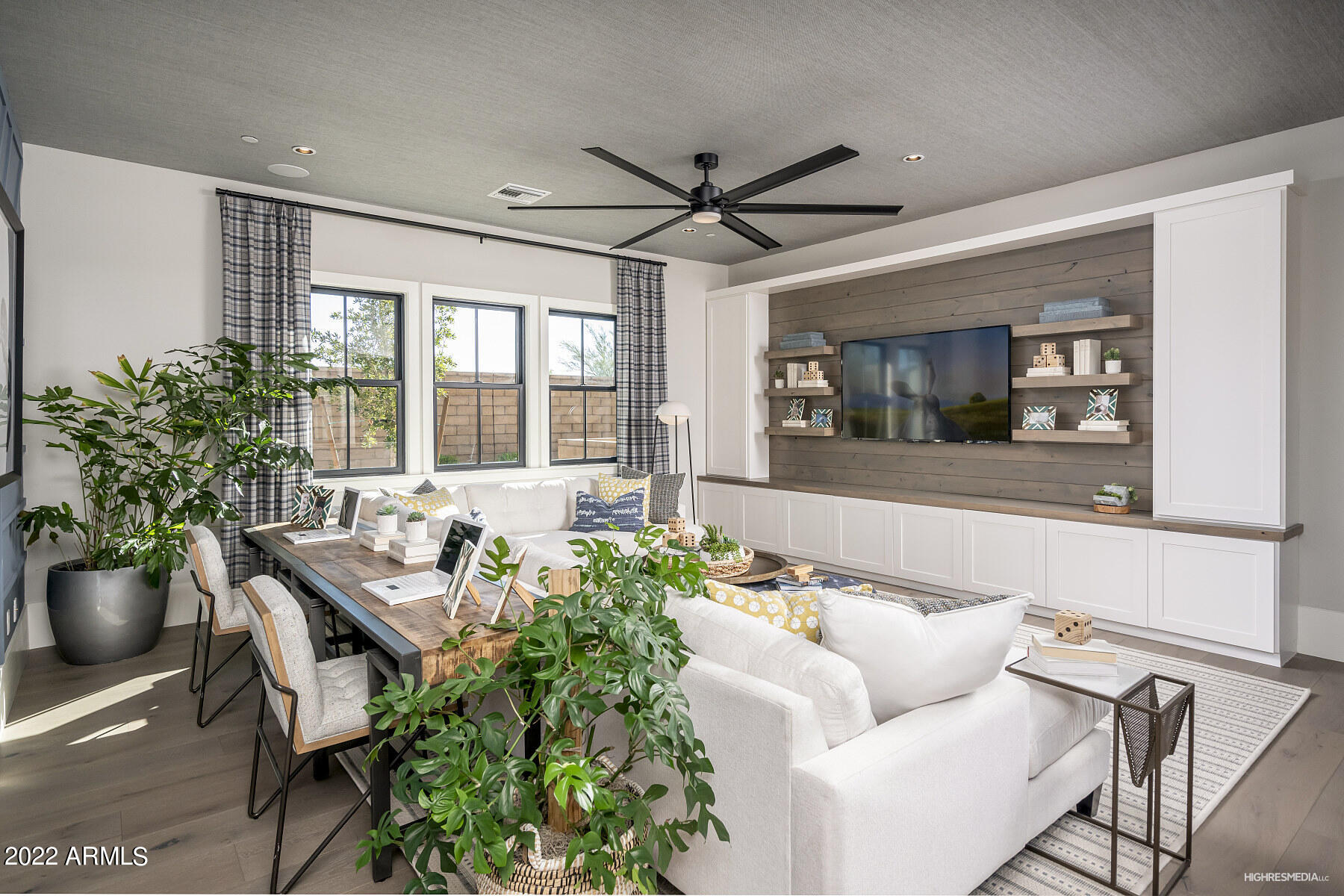 BRONCO ESTATES - Residential