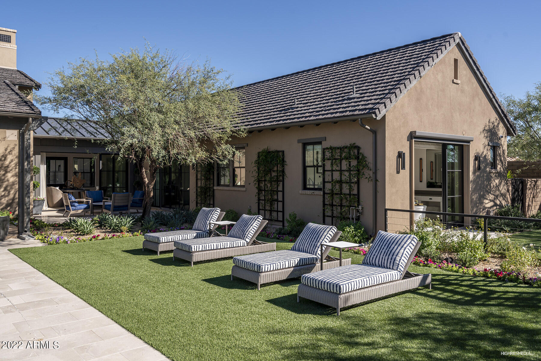 BRONCO ESTATES - Residential