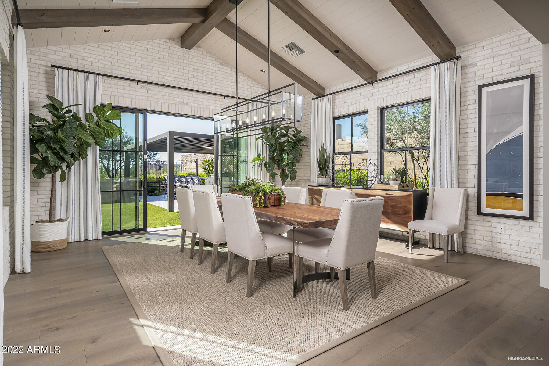 BRONCO ESTATES - Residential