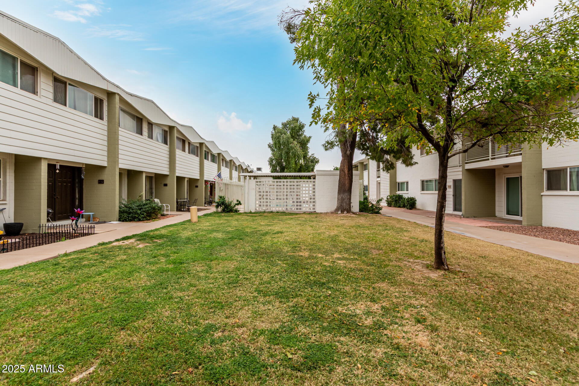 SCOTTSDALE EAST - Residential