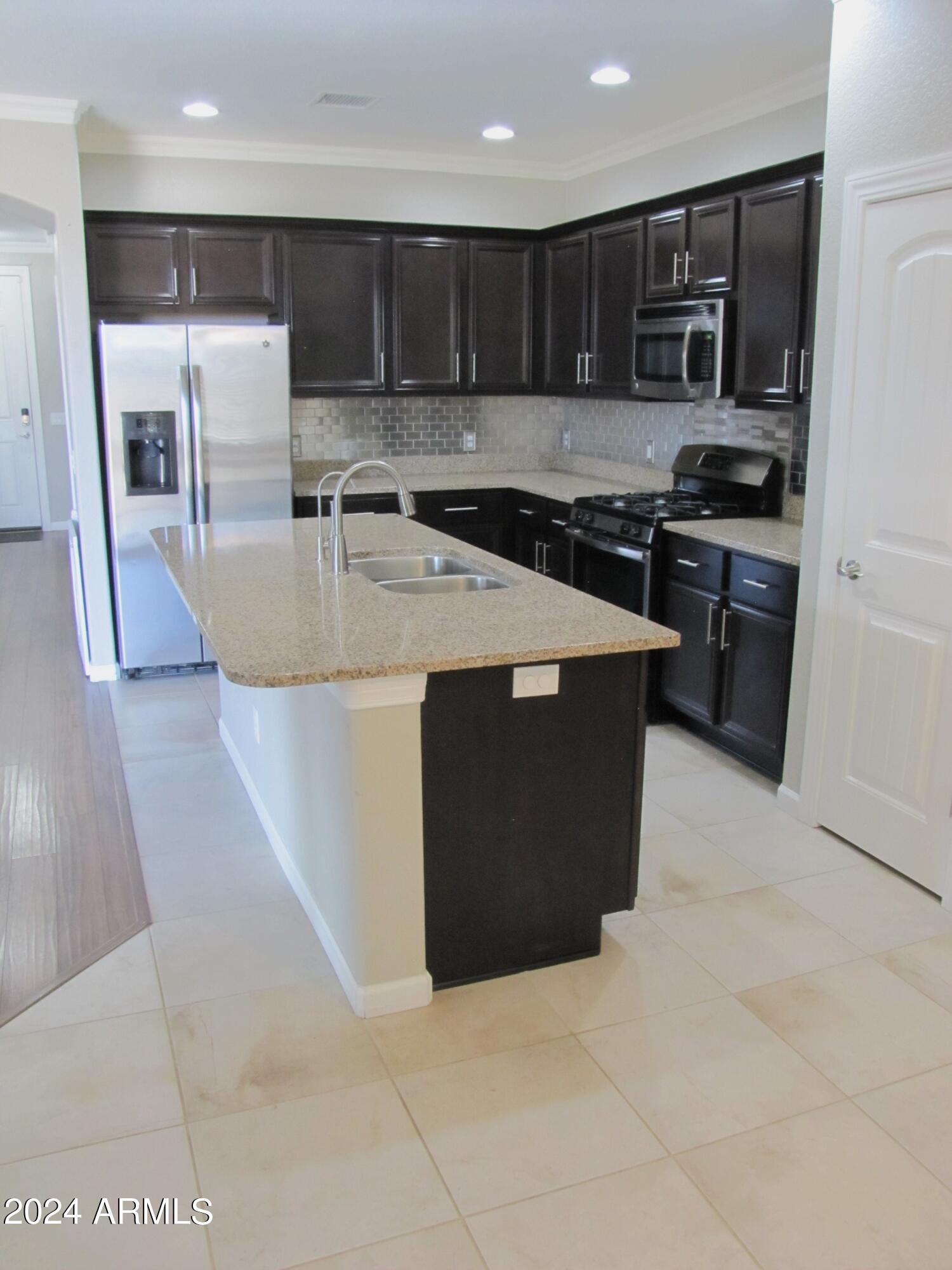SUMMIT HEIGHTS - Residential Lease