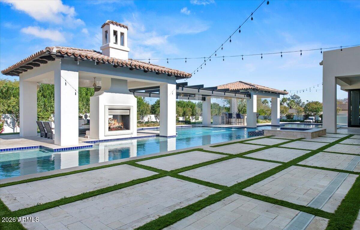 GROSSE POINTE HIGHLANDS - Residential