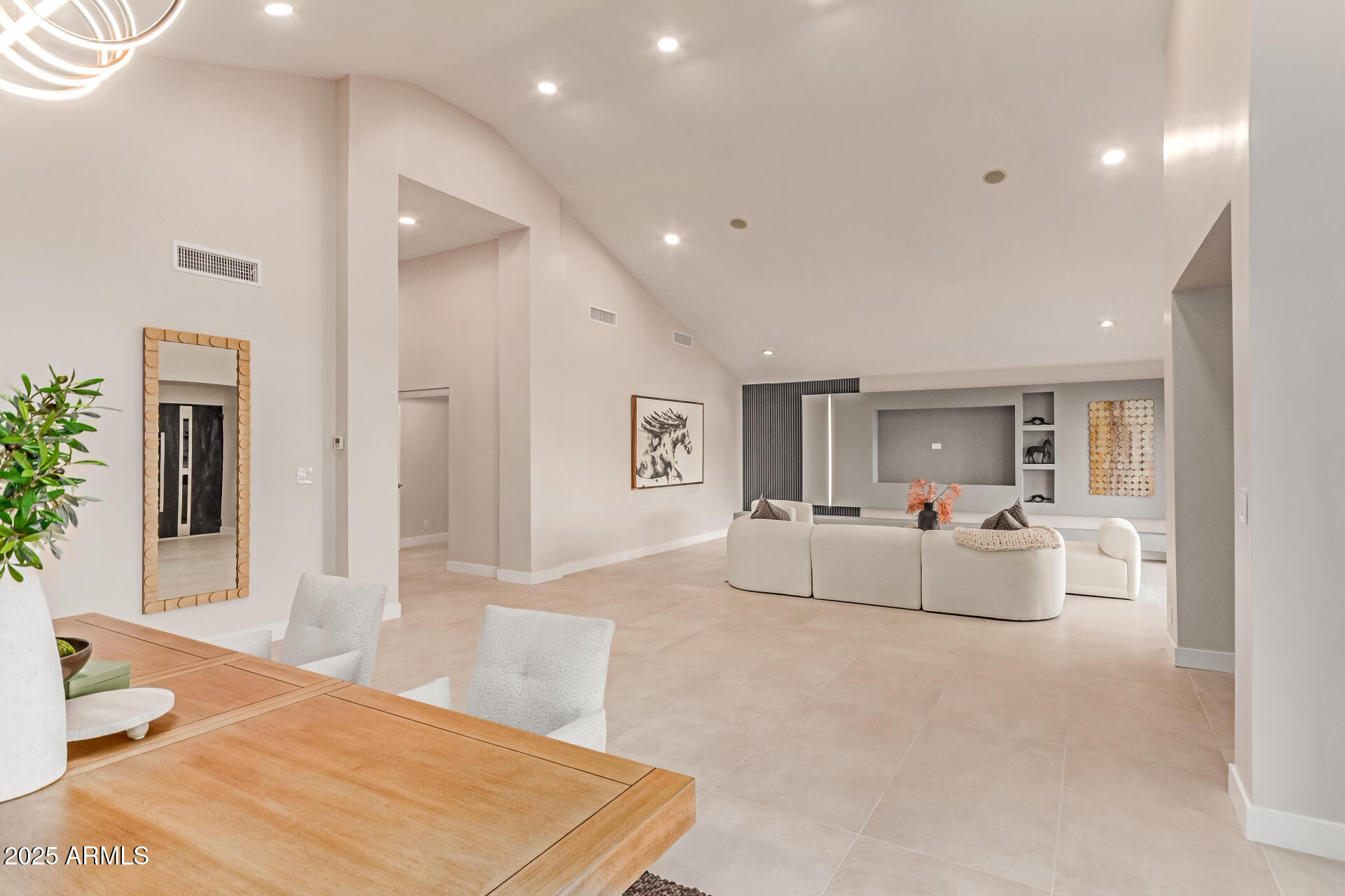 VISTA LOS ARCOS - Residential