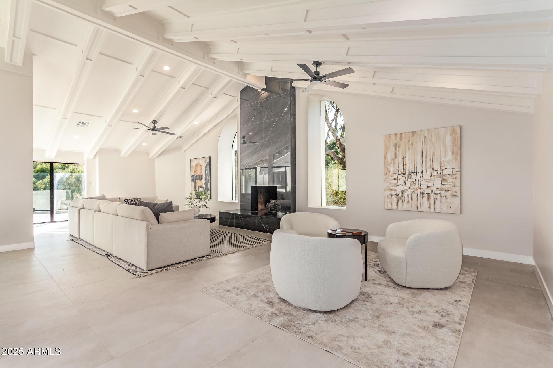 VISTA LOS ARCOS - Residential