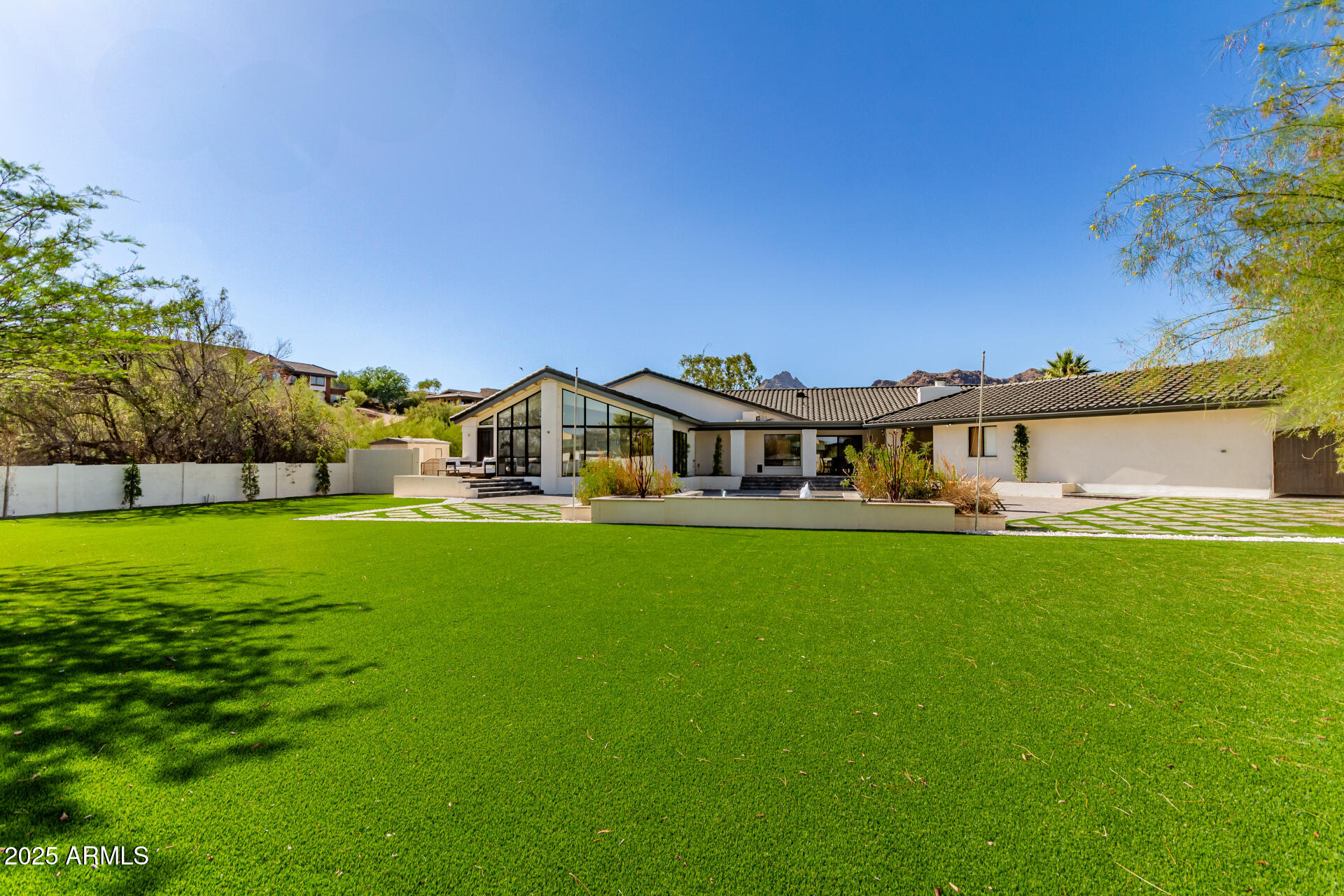 VISTA LOS ARCOS - Residential