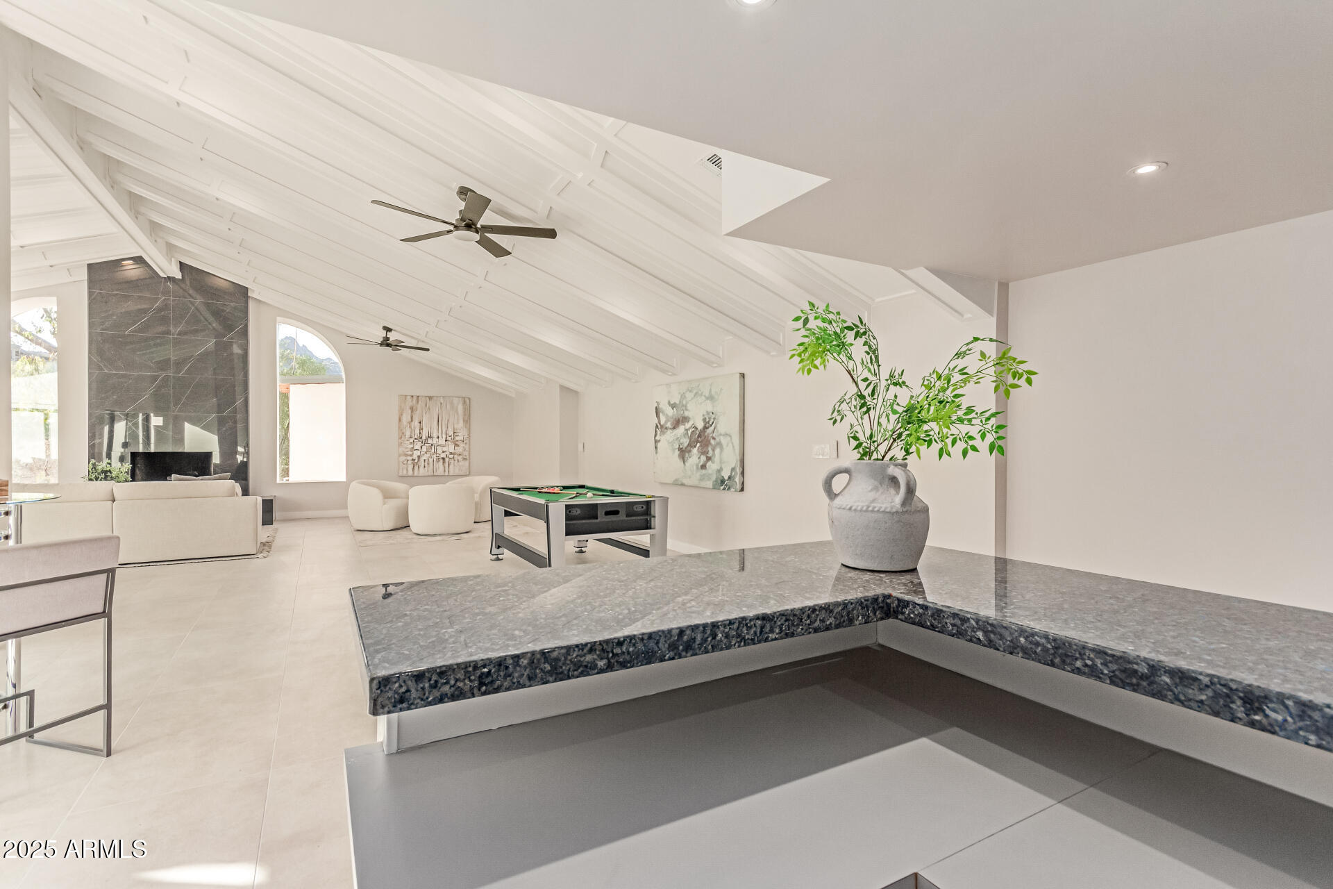 VISTA LOS ARCOS - Residential