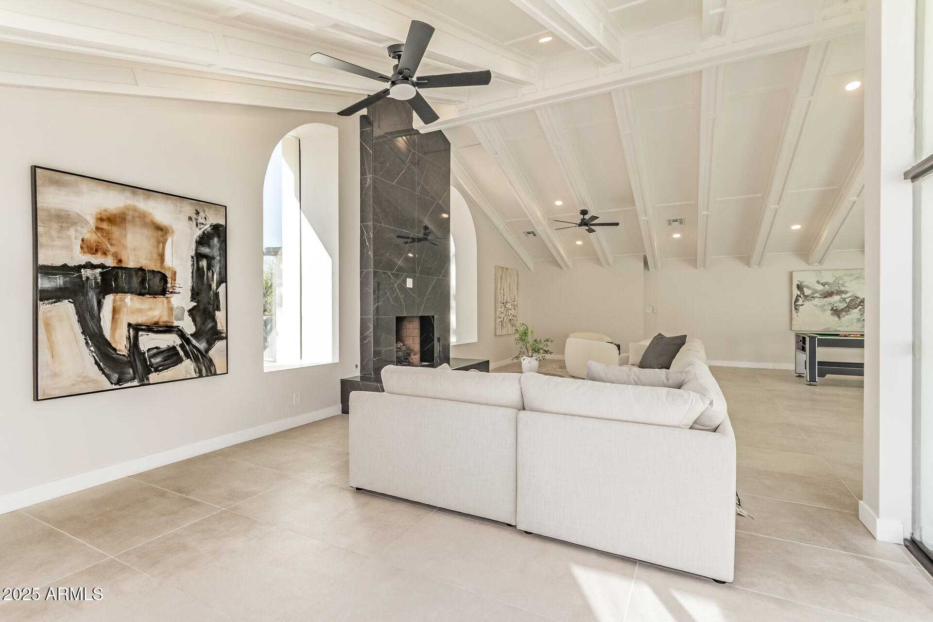 VISTA LOS ARCOS - Residential