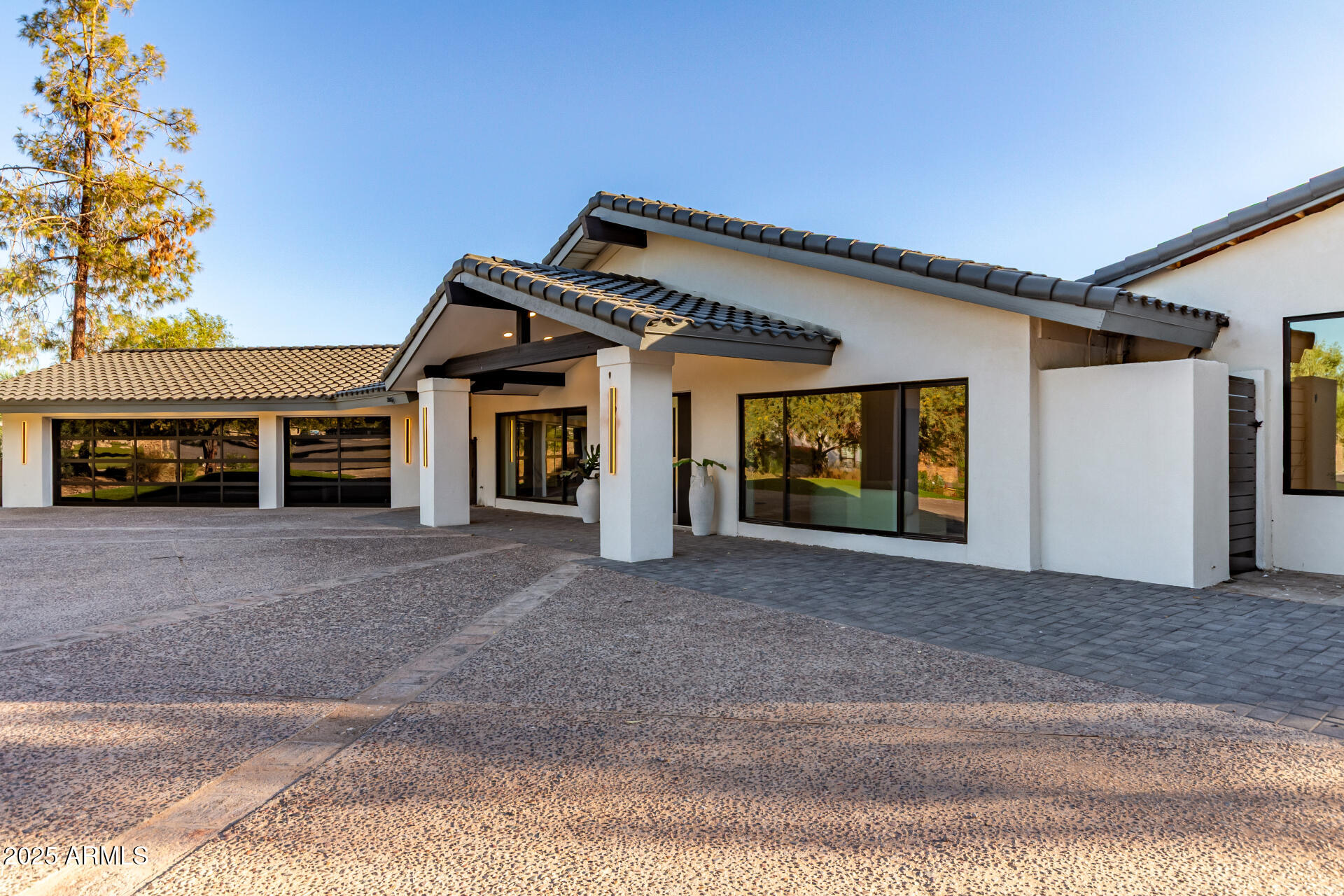 VISTA LOS ARCOS - Residential