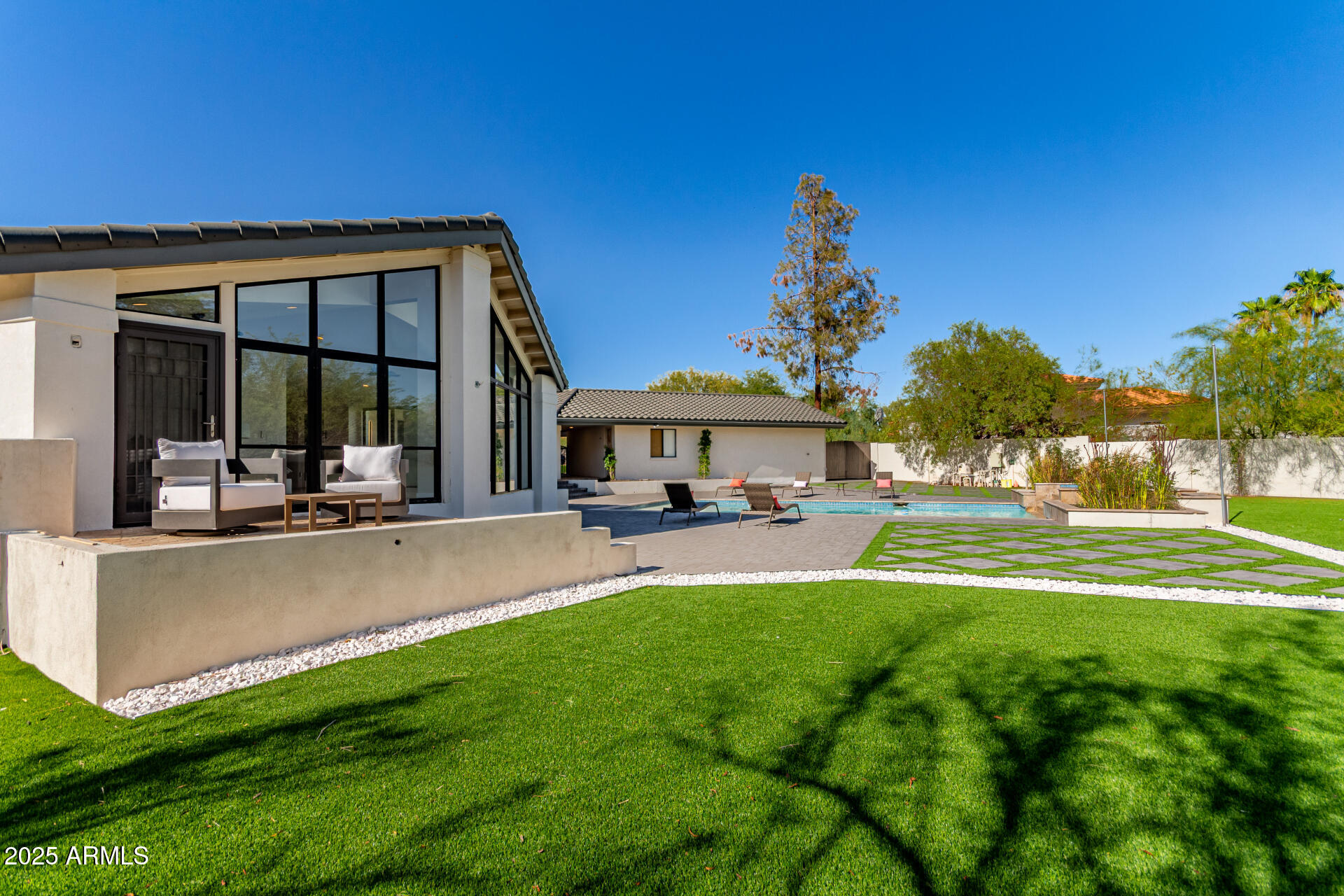 VISTA LOS ARCOS - Residential