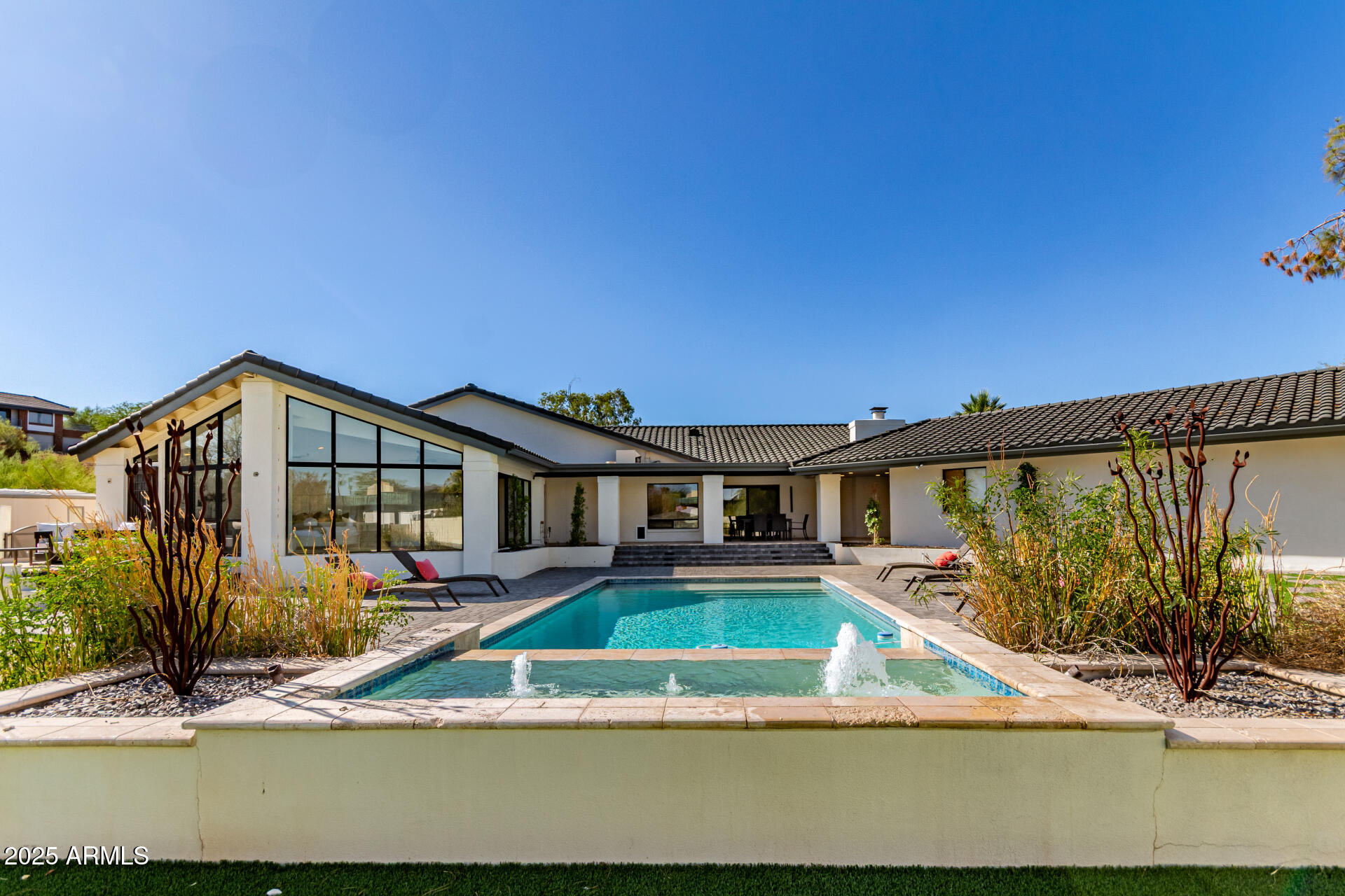 VISTA LOS ARCOS - Residential