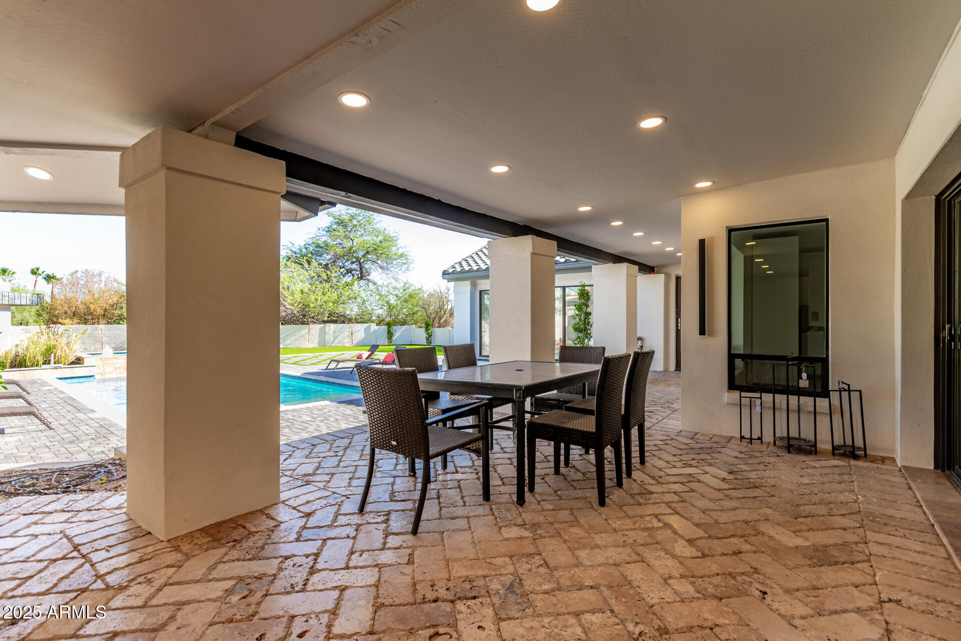 VISTA LOS ARCOS - Residential