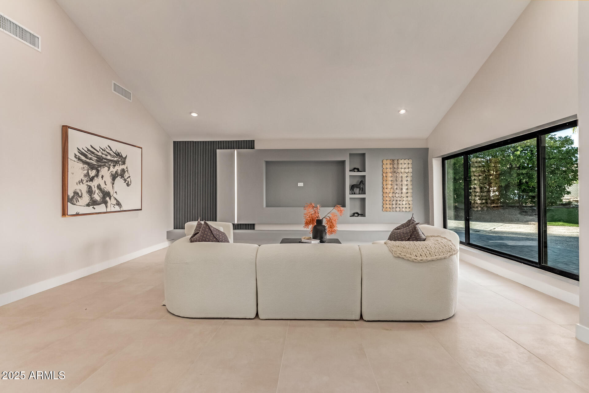 VISTA LOS ARCOS - Residential