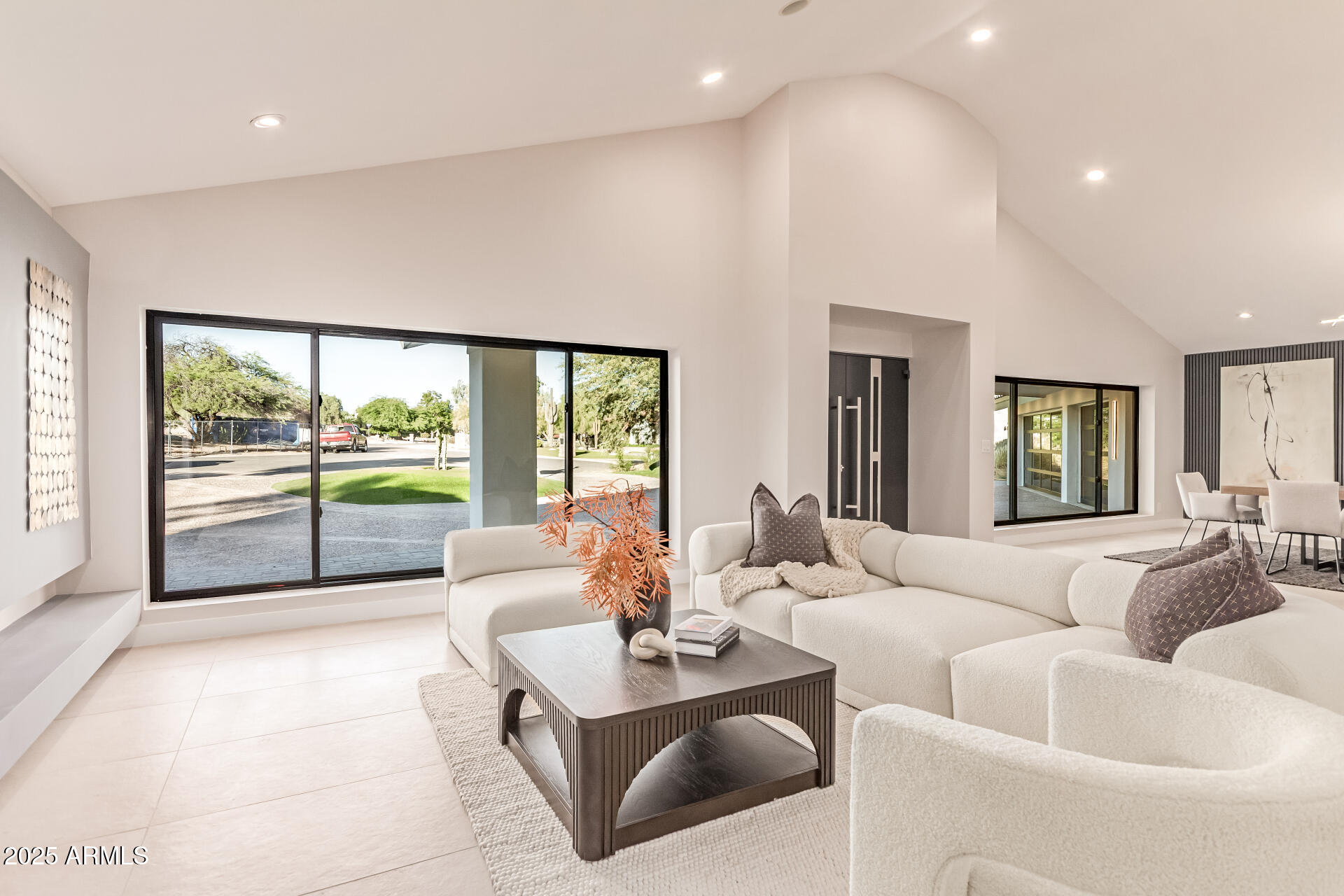 VISTA LOS ARCOS - Residential