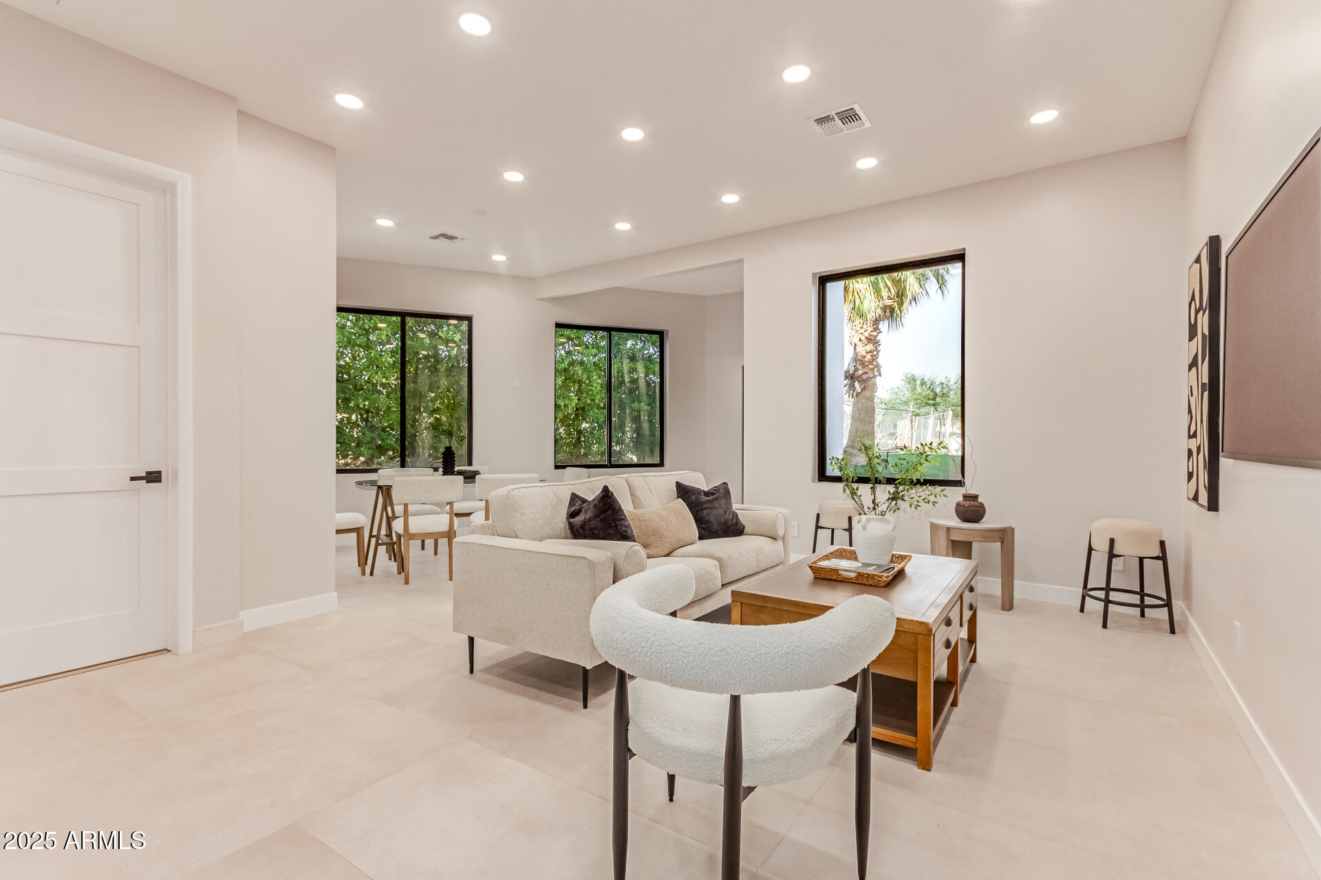 VISTA LOS ARCOS - Residential
