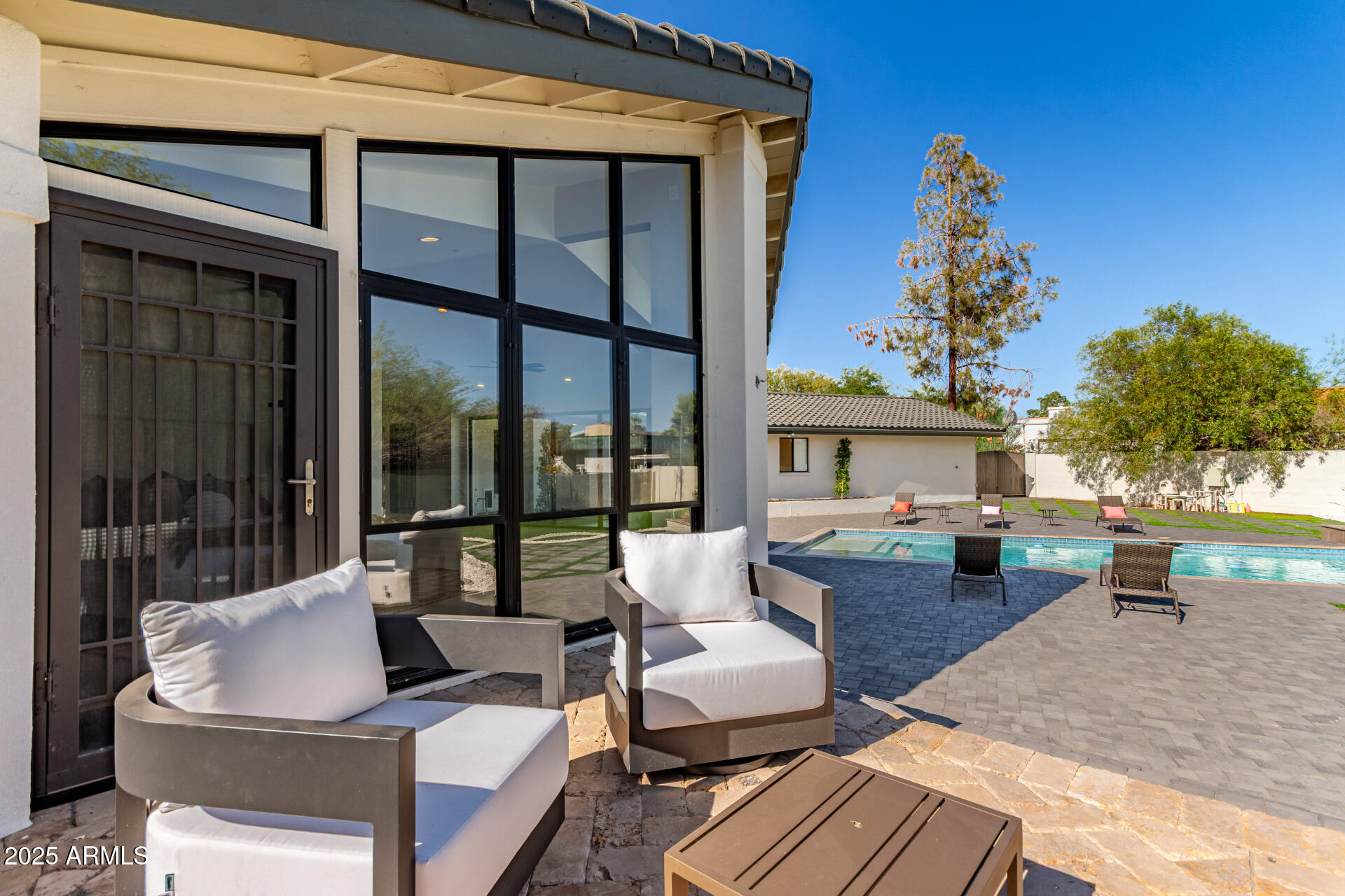 VISTA LOS ARCOS - Residential