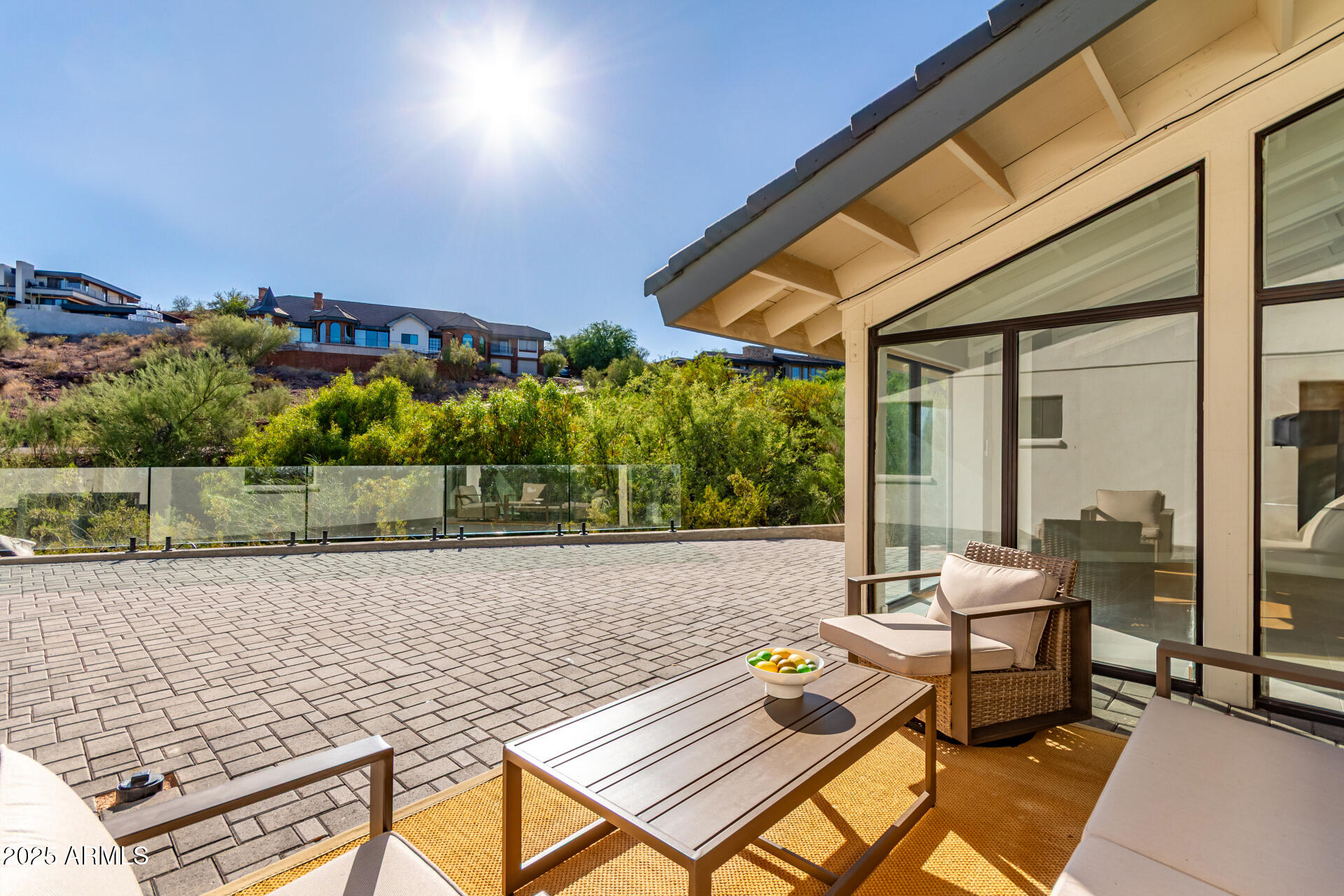 VISTA LOS ARCOS - Residential