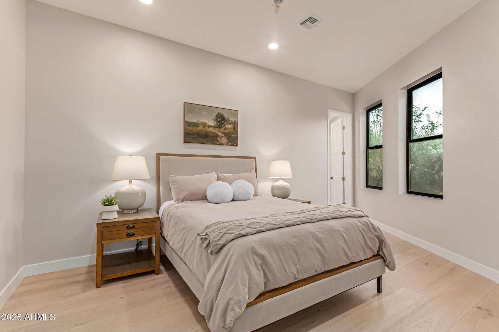 VISTA LOS ARCOS - Residential